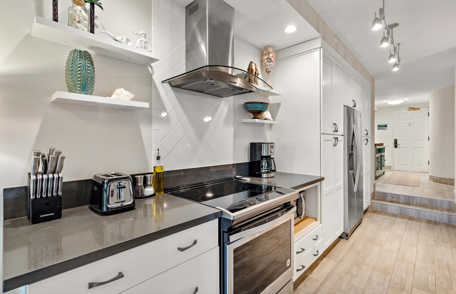 Kaanapali Alii condo # II-204, Lahaina, Hawaii - photo 4 of 37