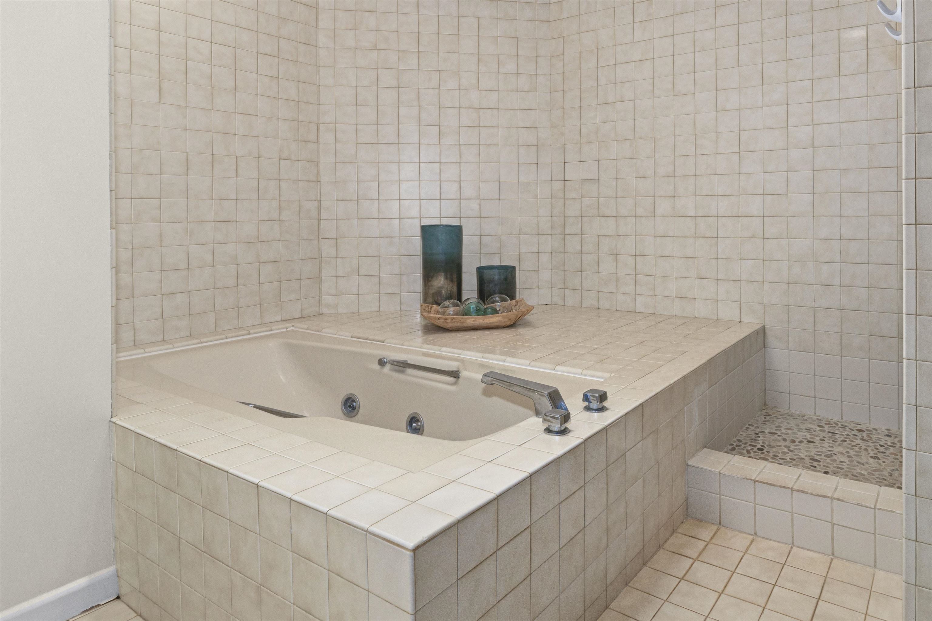 Masters condo # 1204, Lahaina, Hawaii - photo 27 of 50