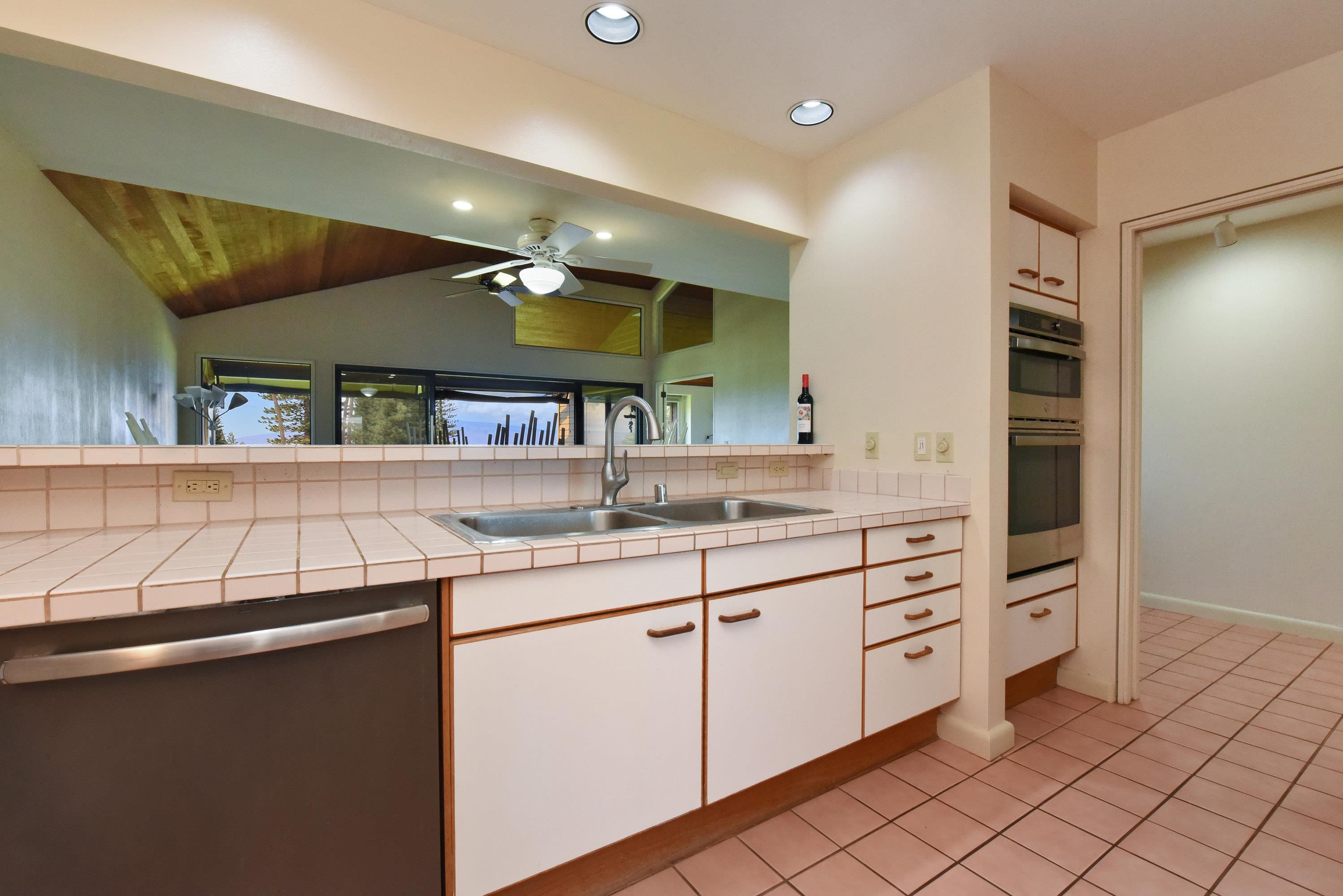 Masters condo # 1904, Lahaina, Hawaii - photo 35 of 49