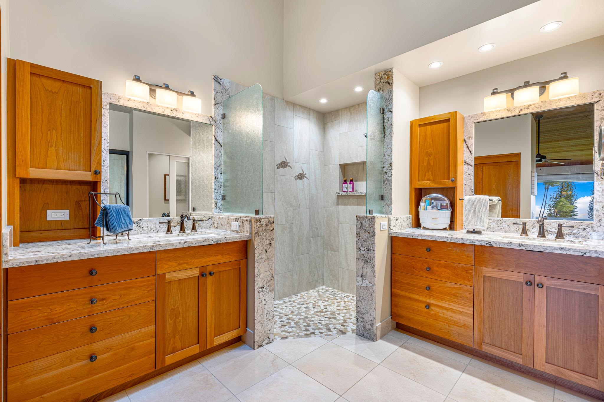 Masters condo # 2304, Lahaina, Hawaii - photo 23 of 44