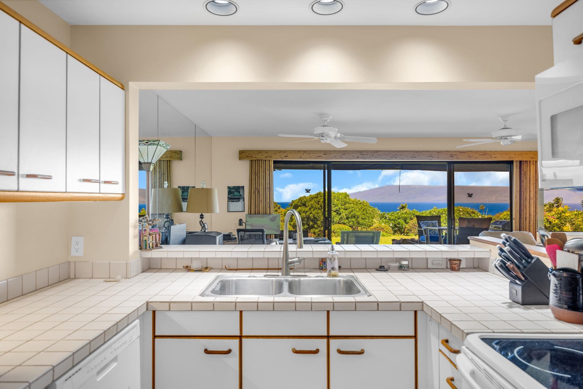 Masters condo # 4203, Lahaina, Hawaii - photo 19 of 48