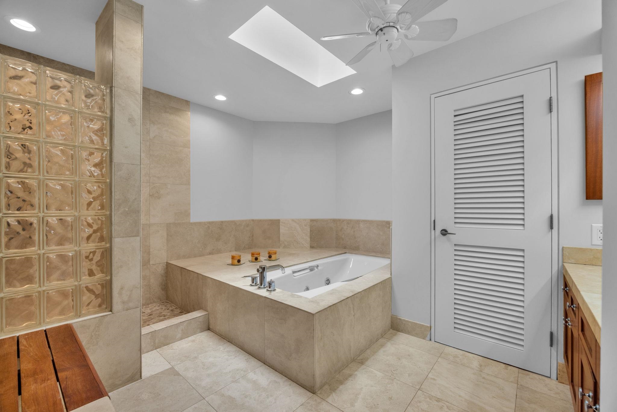 Masters condo # 706, Lahaina, Hawaii - photo 31 of 39