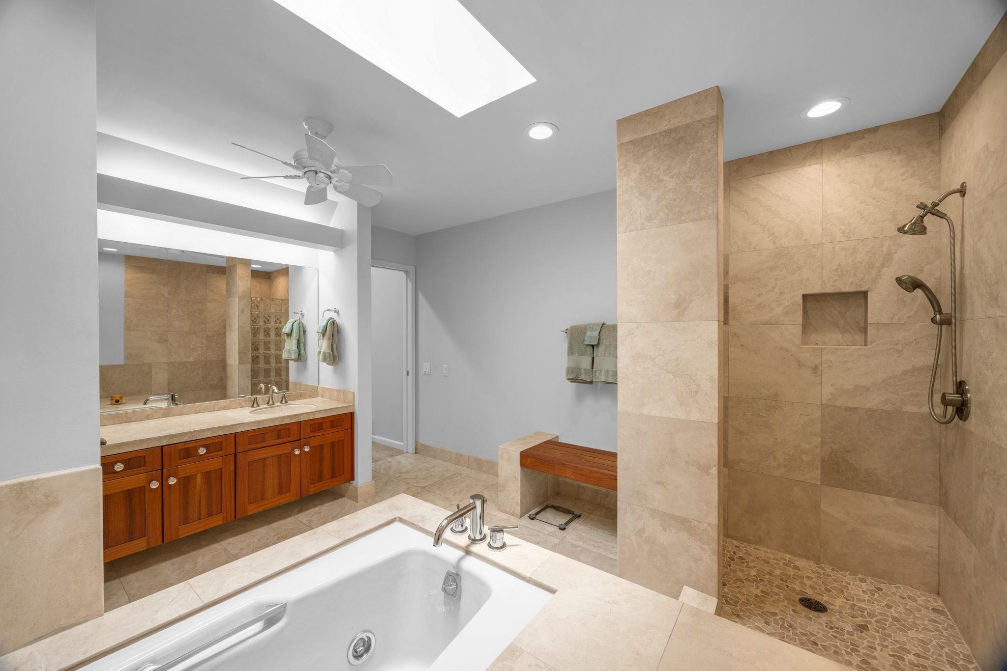 Masters condo # 706, Lahaina, Hawaii - photo 32 of 39