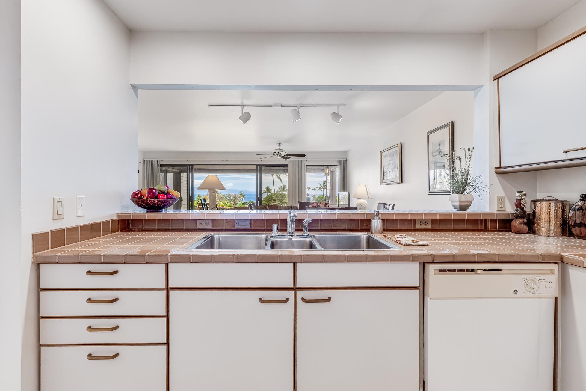 Masters condo # 903, Lahaina, Hawaii - photo 14 of 50