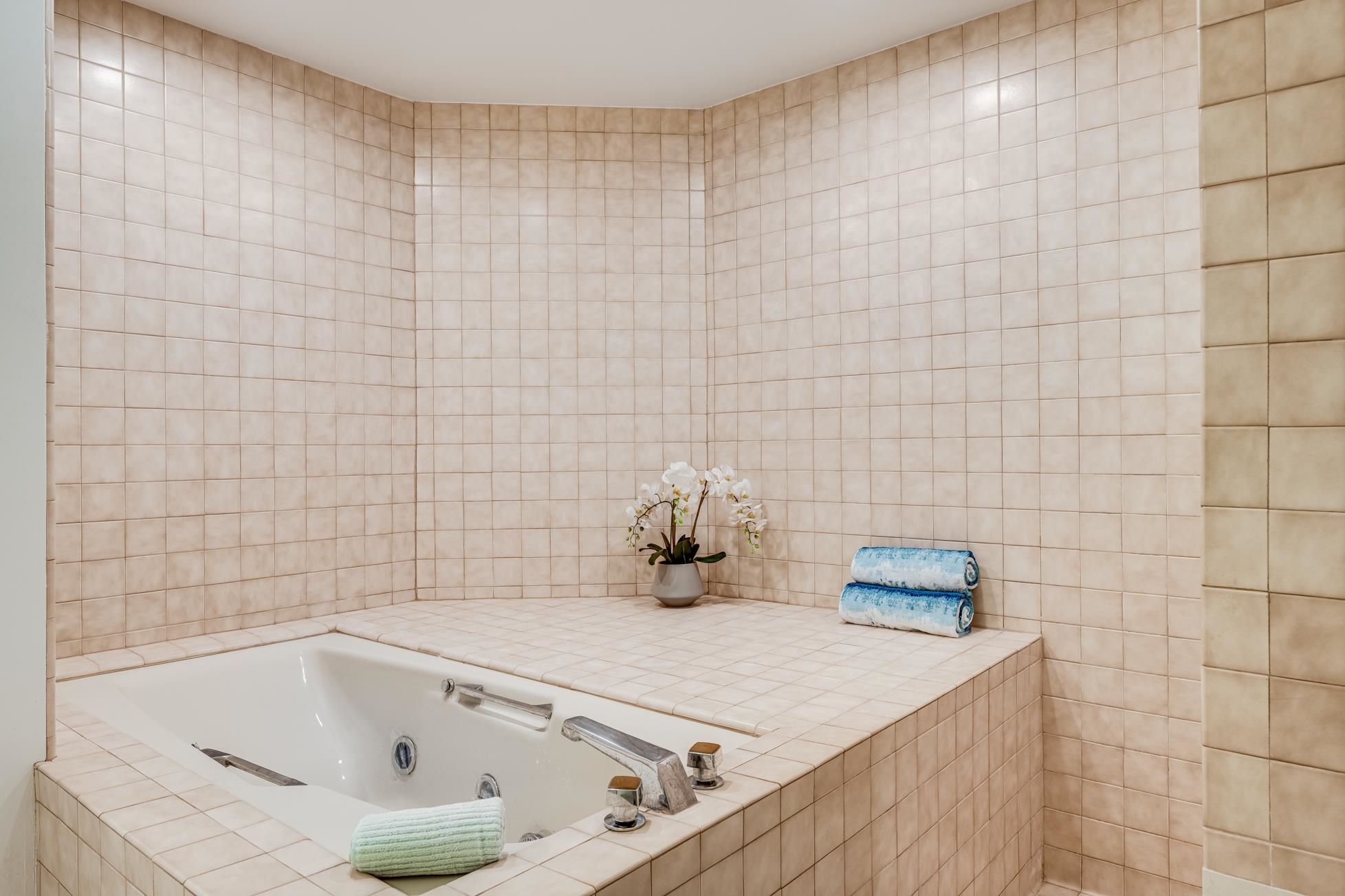 Masters condo # 903, Lahaina, Hawaii - photo 30 of 50