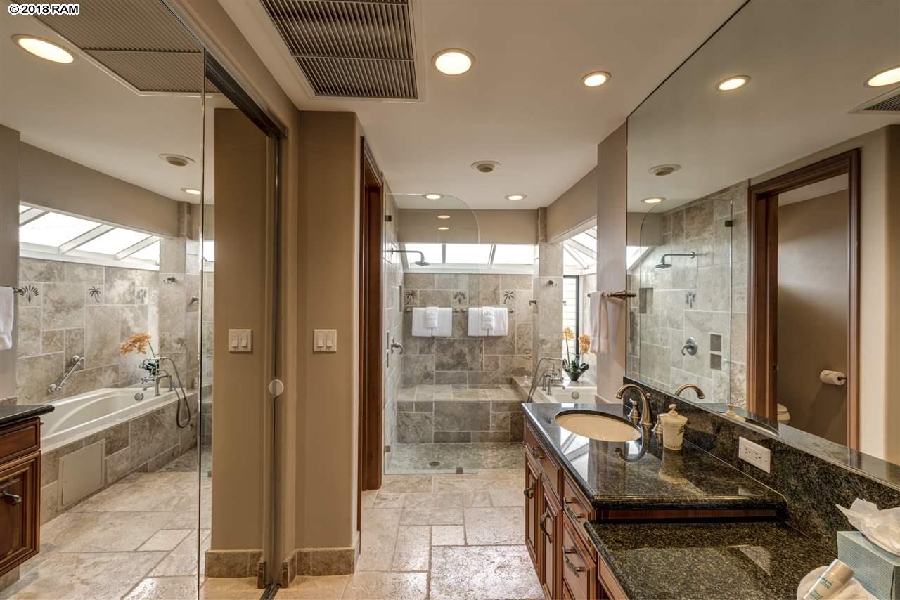 Kapalua Bay Villas I condo # 33B3,4, Lahaina, Hawaii - photo 7 of 11