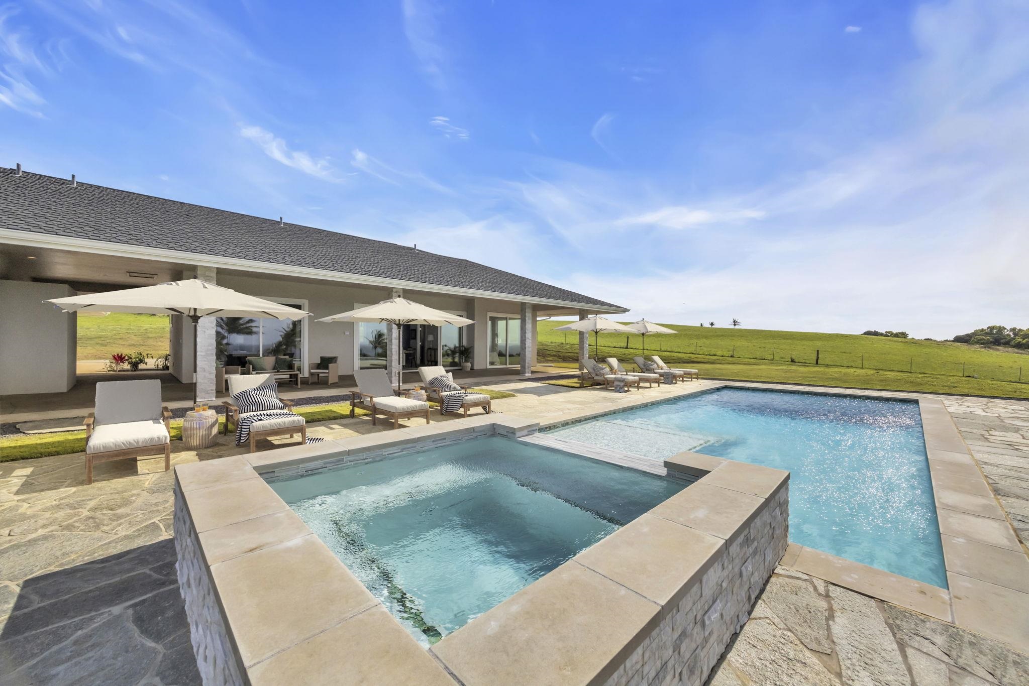 500  Kai Huki Cir Peahi Farms, Haiku home - photo 2 of 50