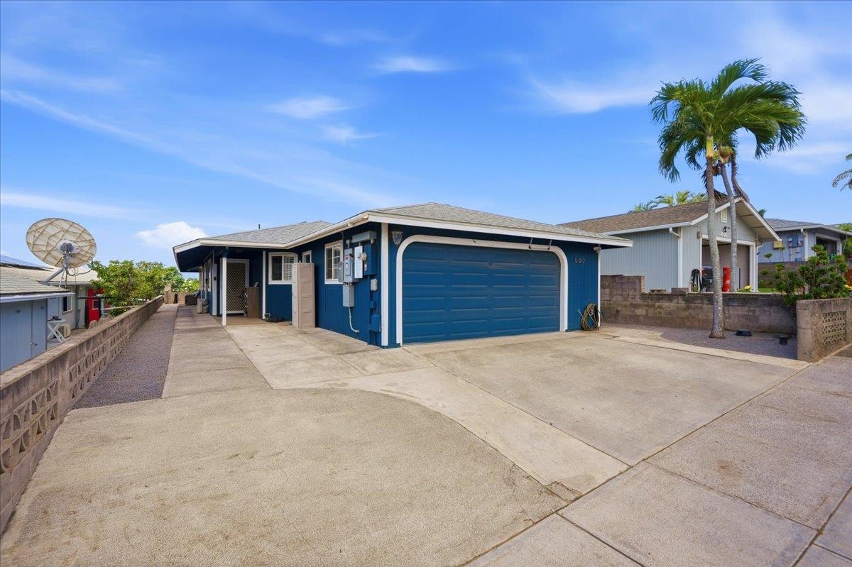 502  Hilinai St Waiehu, Wailuku home - photo 2 of 47