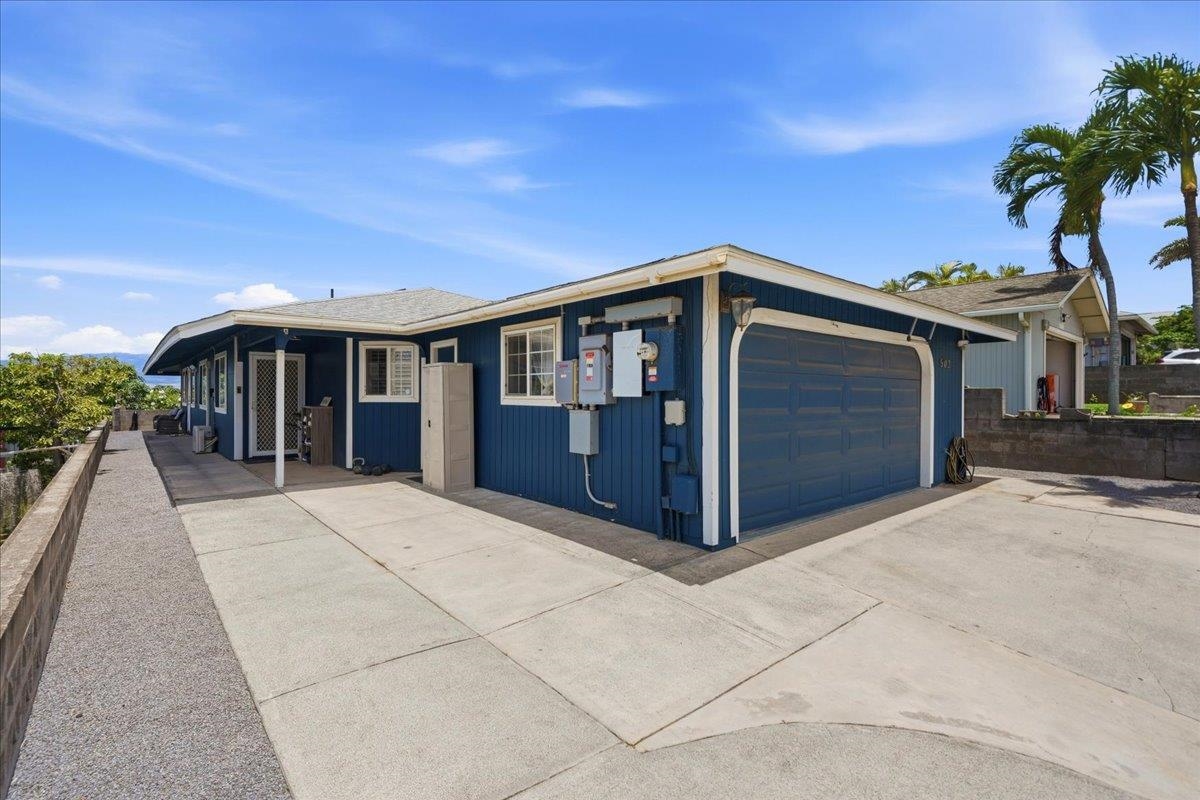 502  Hilinai St Waiehu, Wailuku home - photo 4 of 47