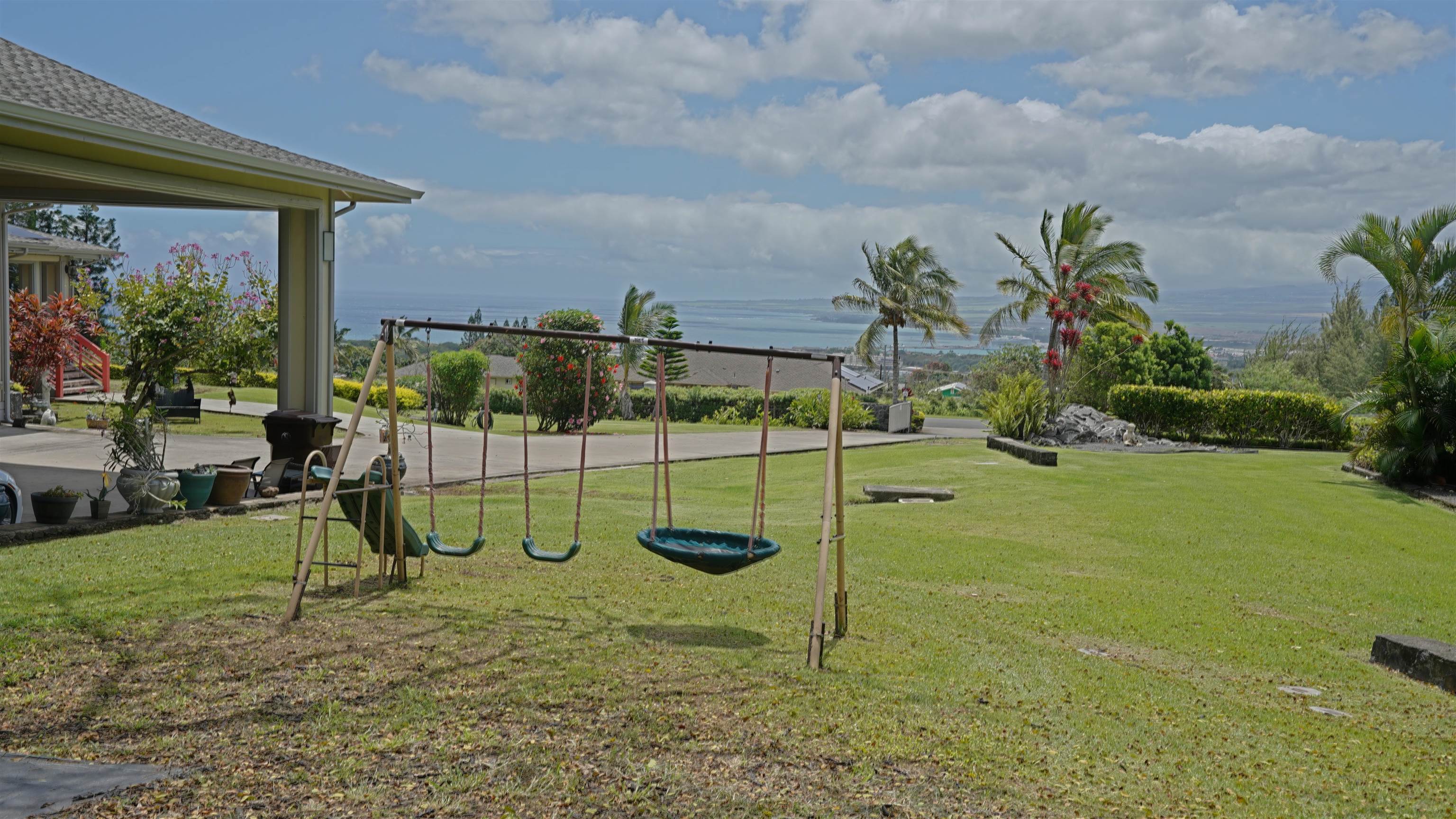 511  Anekona St , Wailuku home - photo 11 of 50