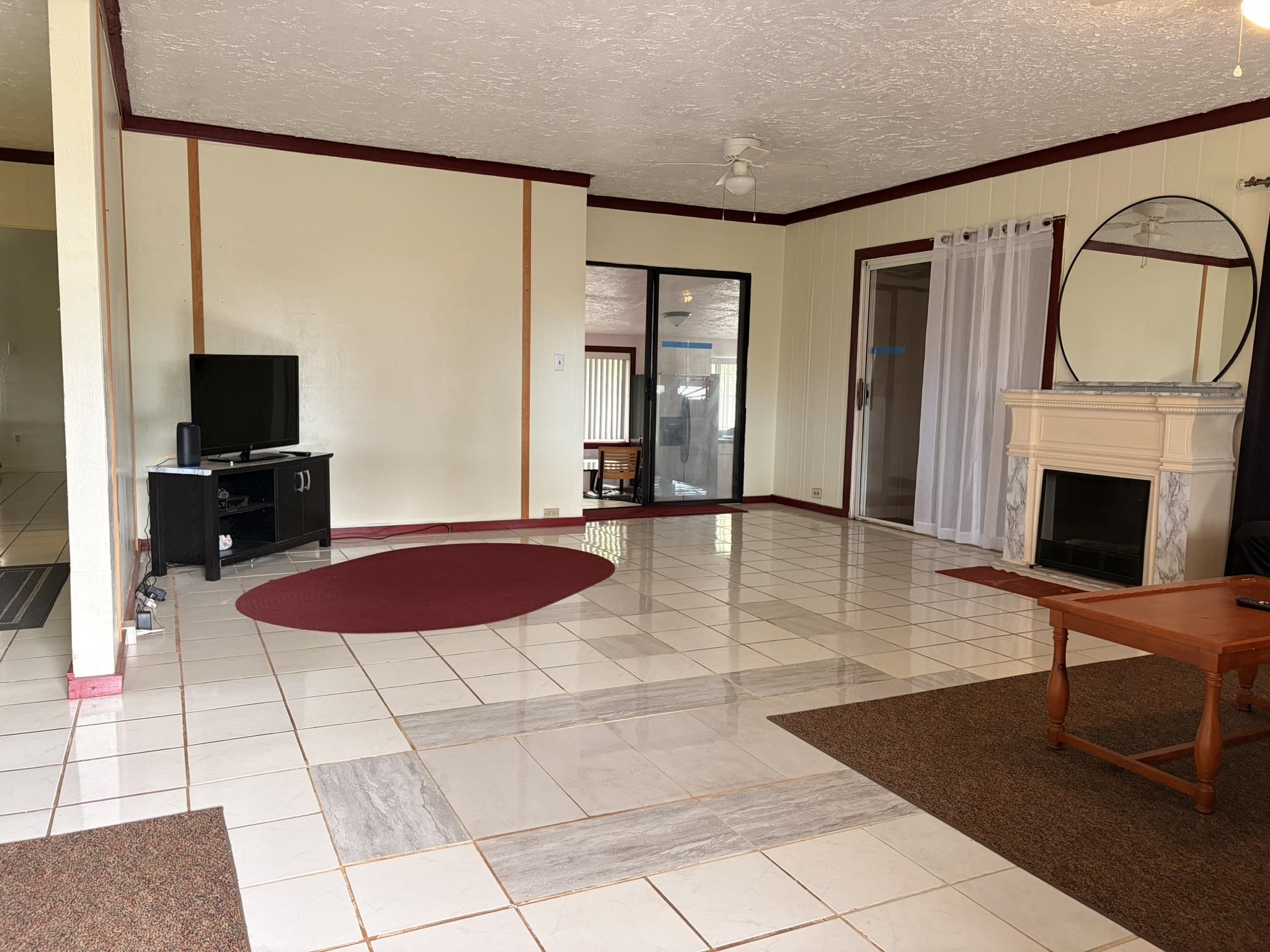 514  Gay St , Lanai home - photo 2 of 20