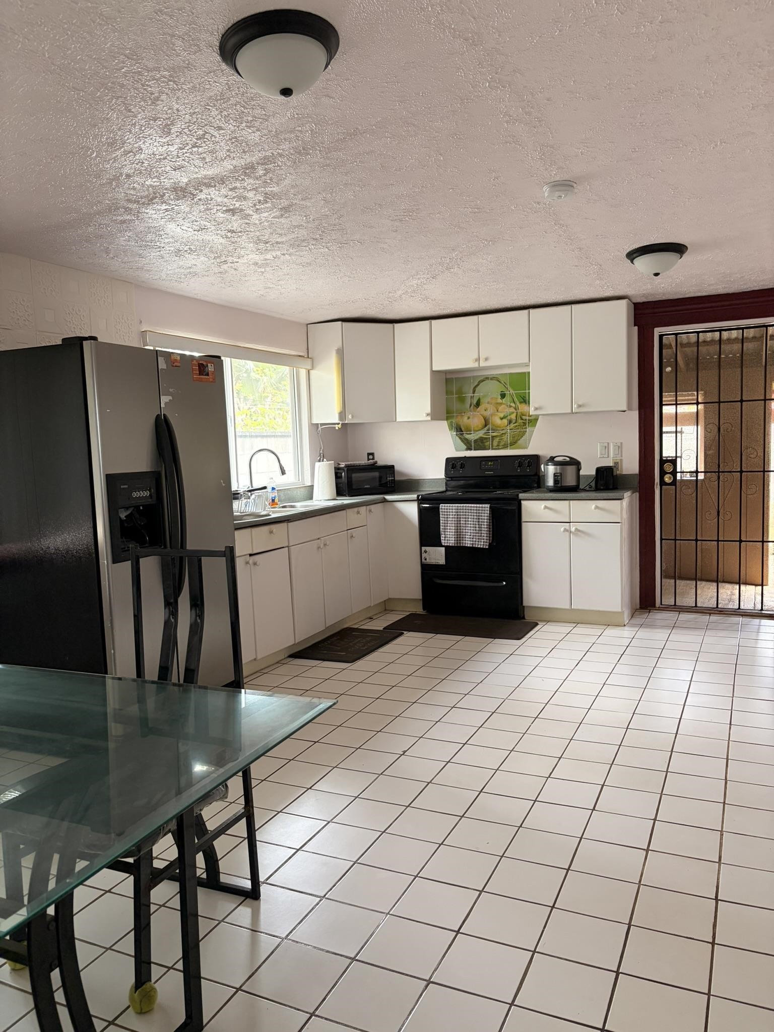 514  Gay St , Lanai home - photo 5 of 20