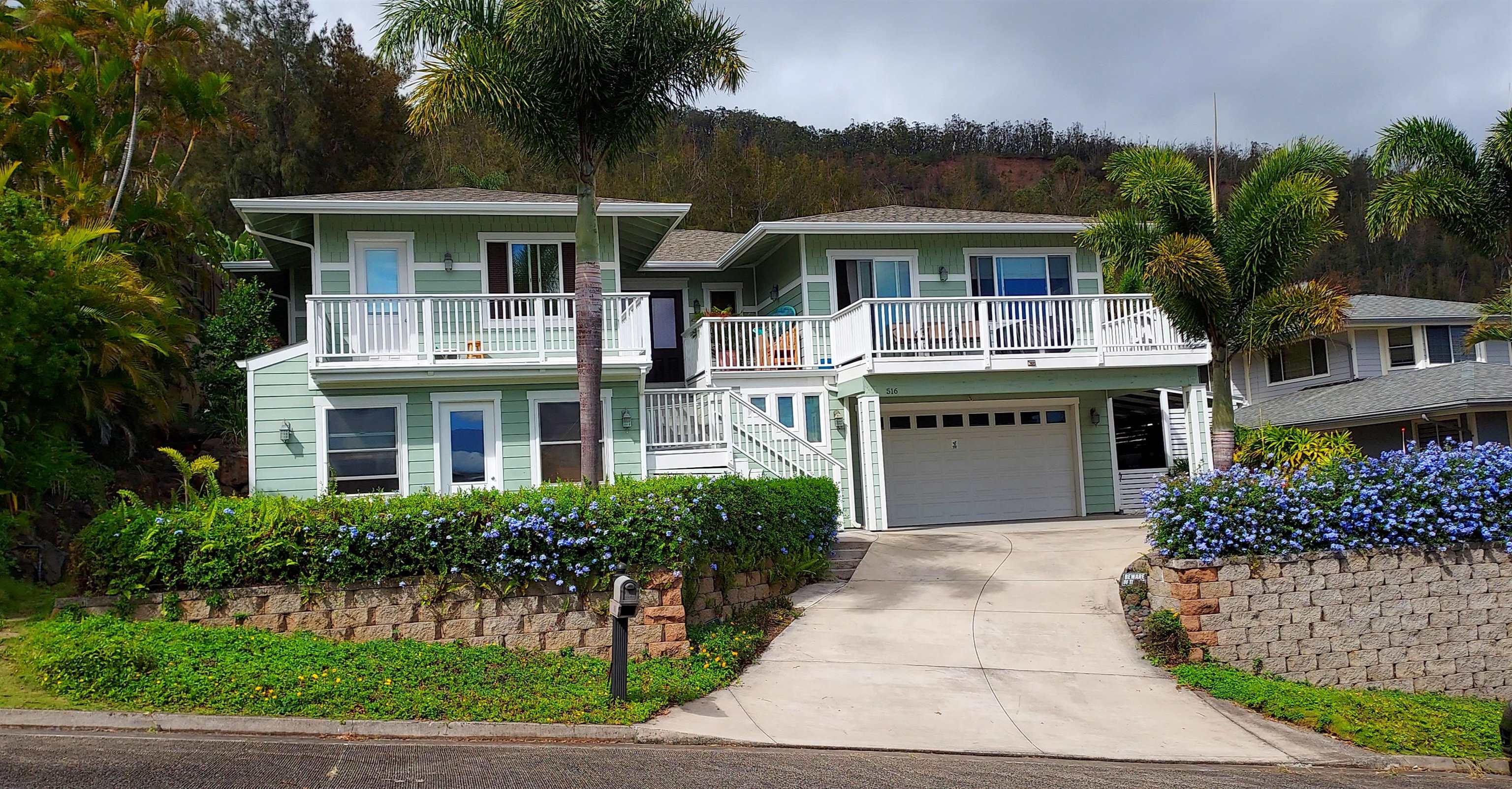 516  Polulani Dr , Wailuku home - photo 3 of 32