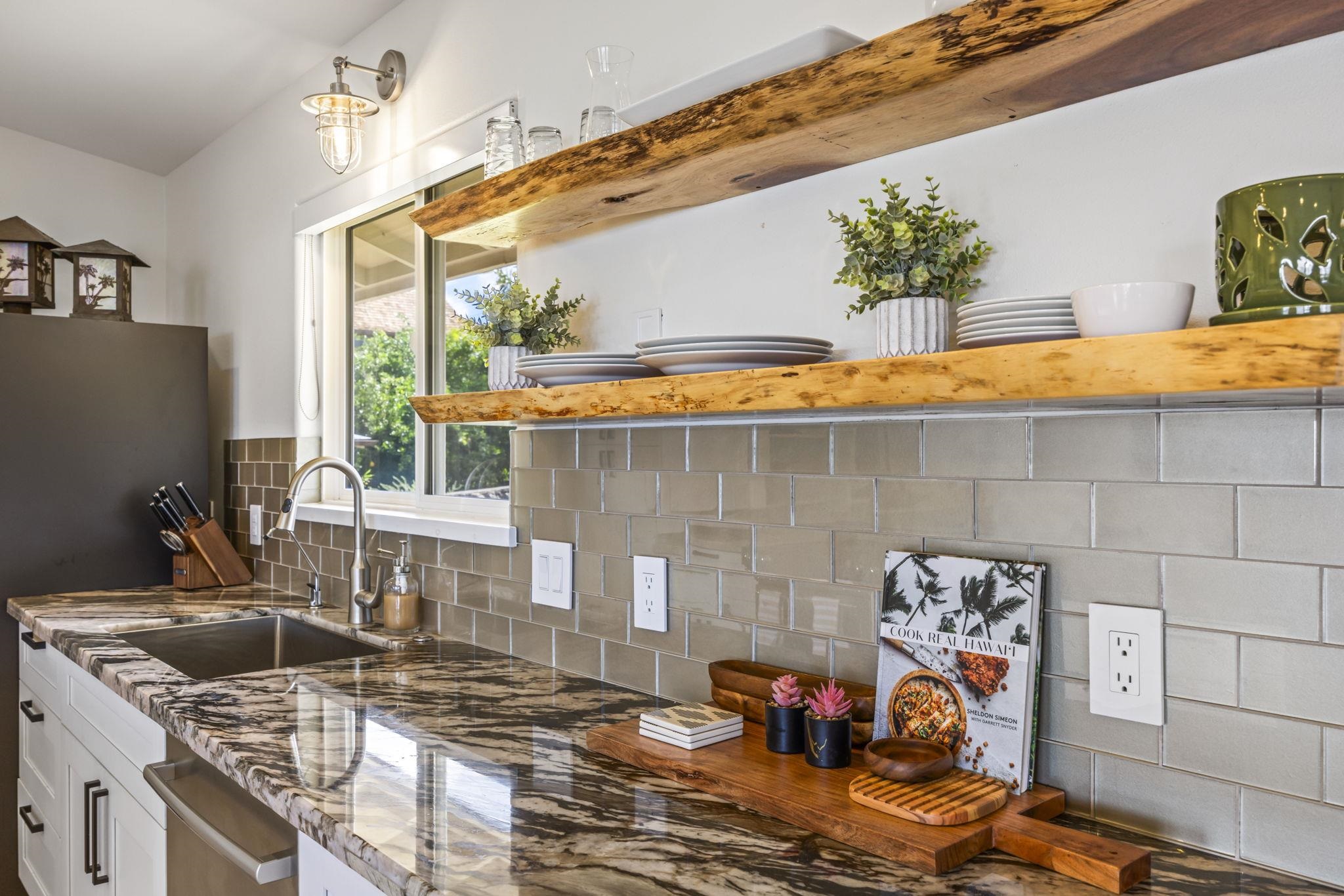 519  Hana Hwy Ku'au, Spreckelsville/Paia/Kuau home - photo 14 of 50