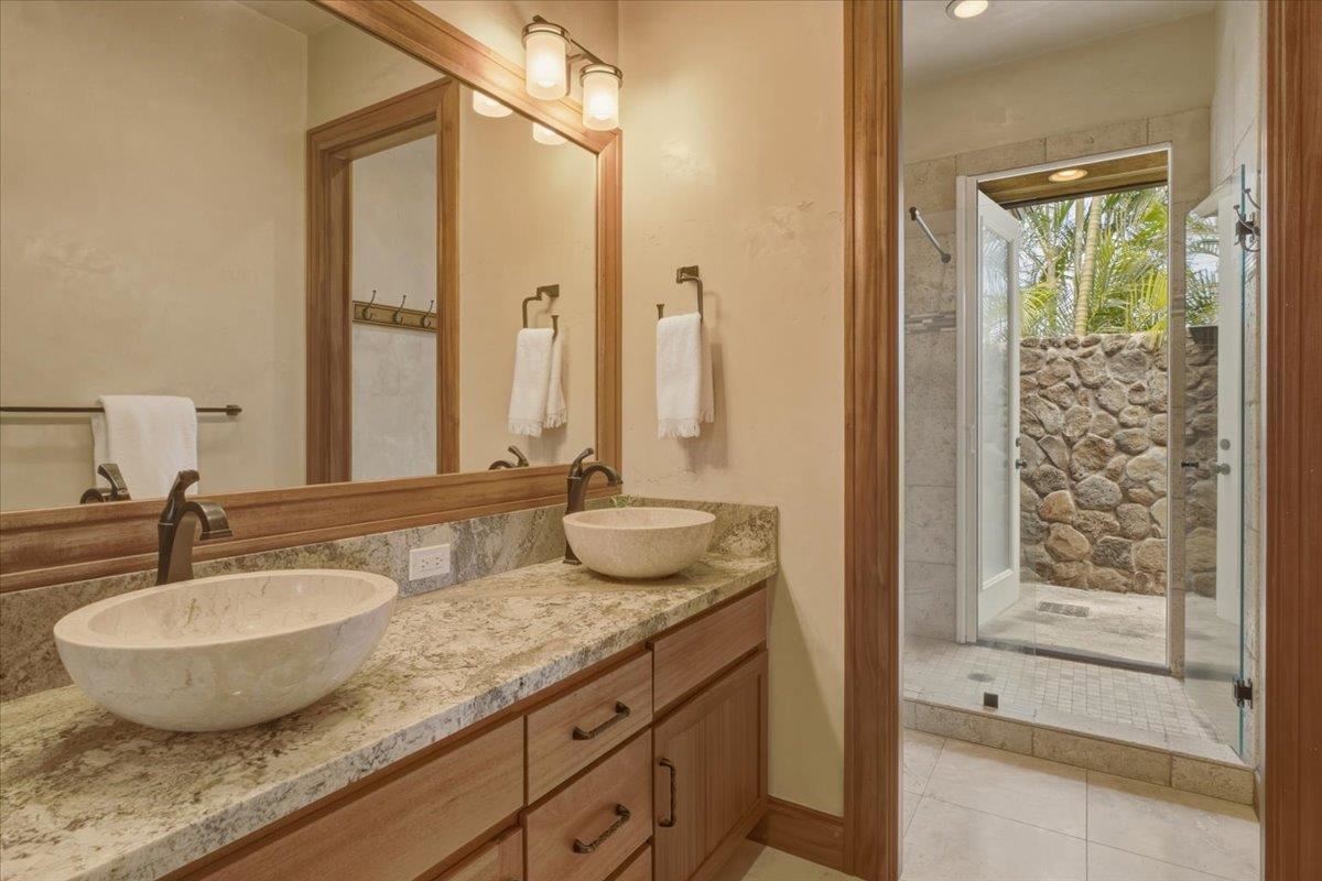 52  Iliahi Way Launiupoko, Lahaina home - photo 13 of 50