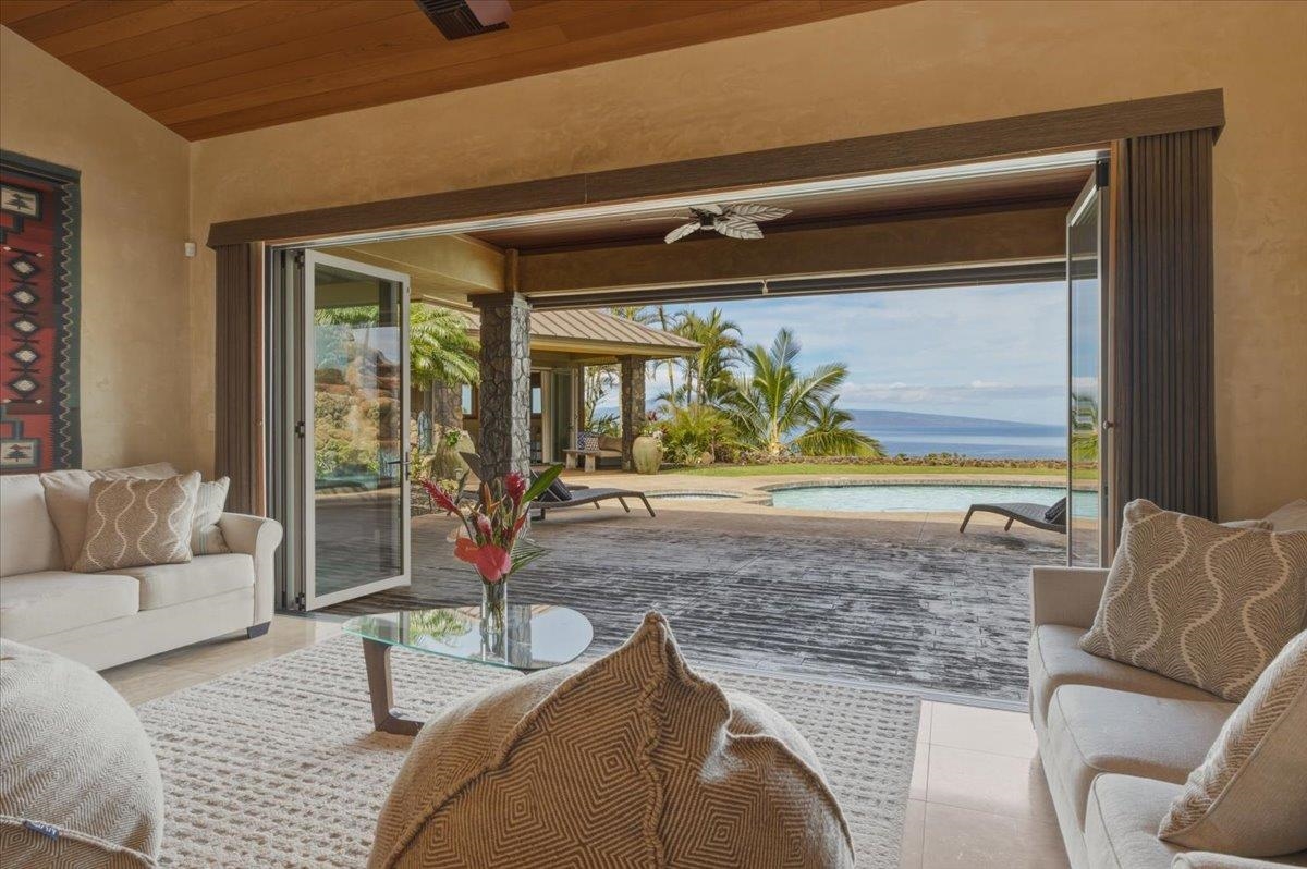 52  Iliahi Way Launiupoko, Lahaina home - photo 5 of 50