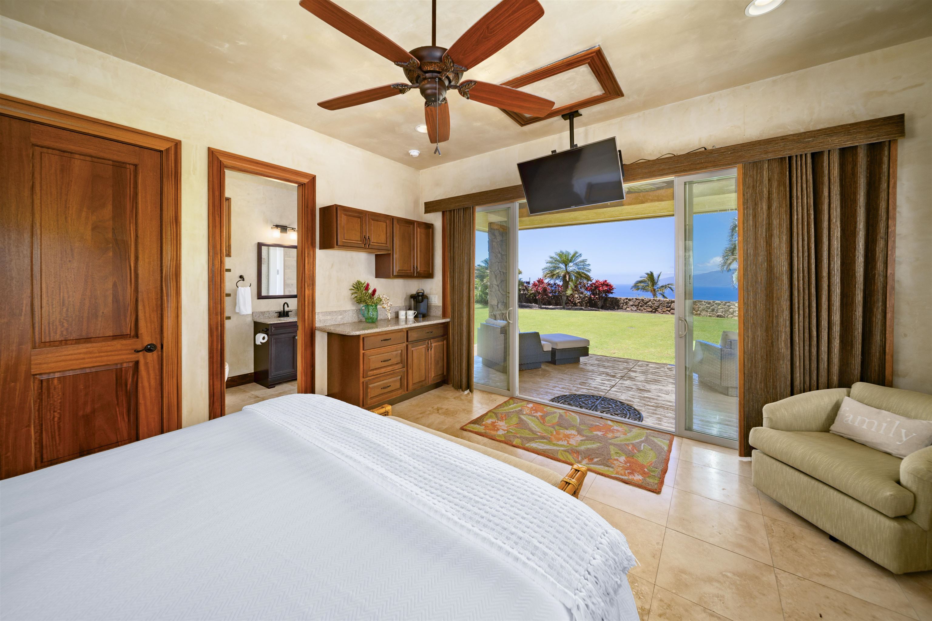 52  Iliahi Way Launiupoko, Lahaina home - photo 11 of 38