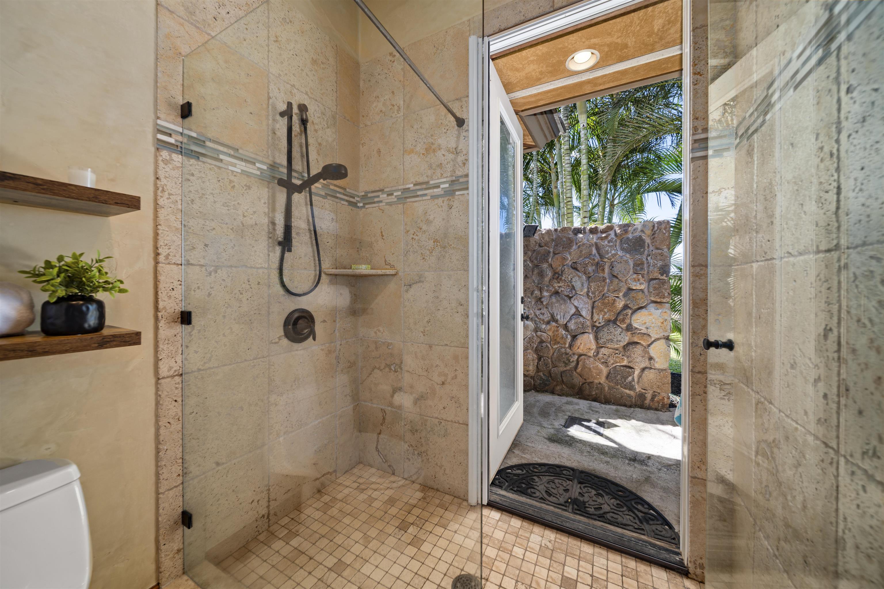 52  Iliahi Way Launiupoko, Lahaina home - photo 13 of 38