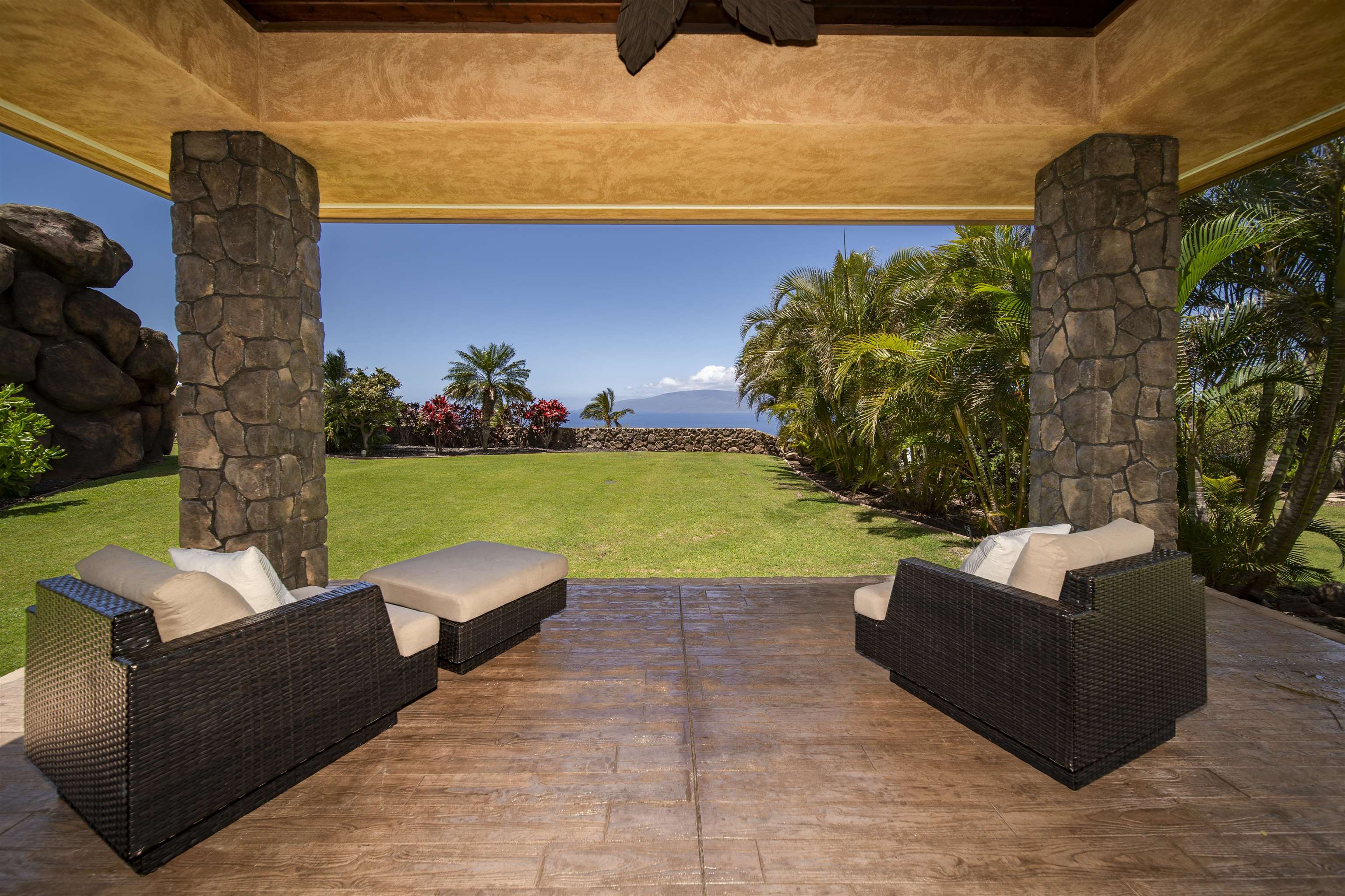 52  Iliahi Way Launiupoko, Lahaina home - photo 32 of 38