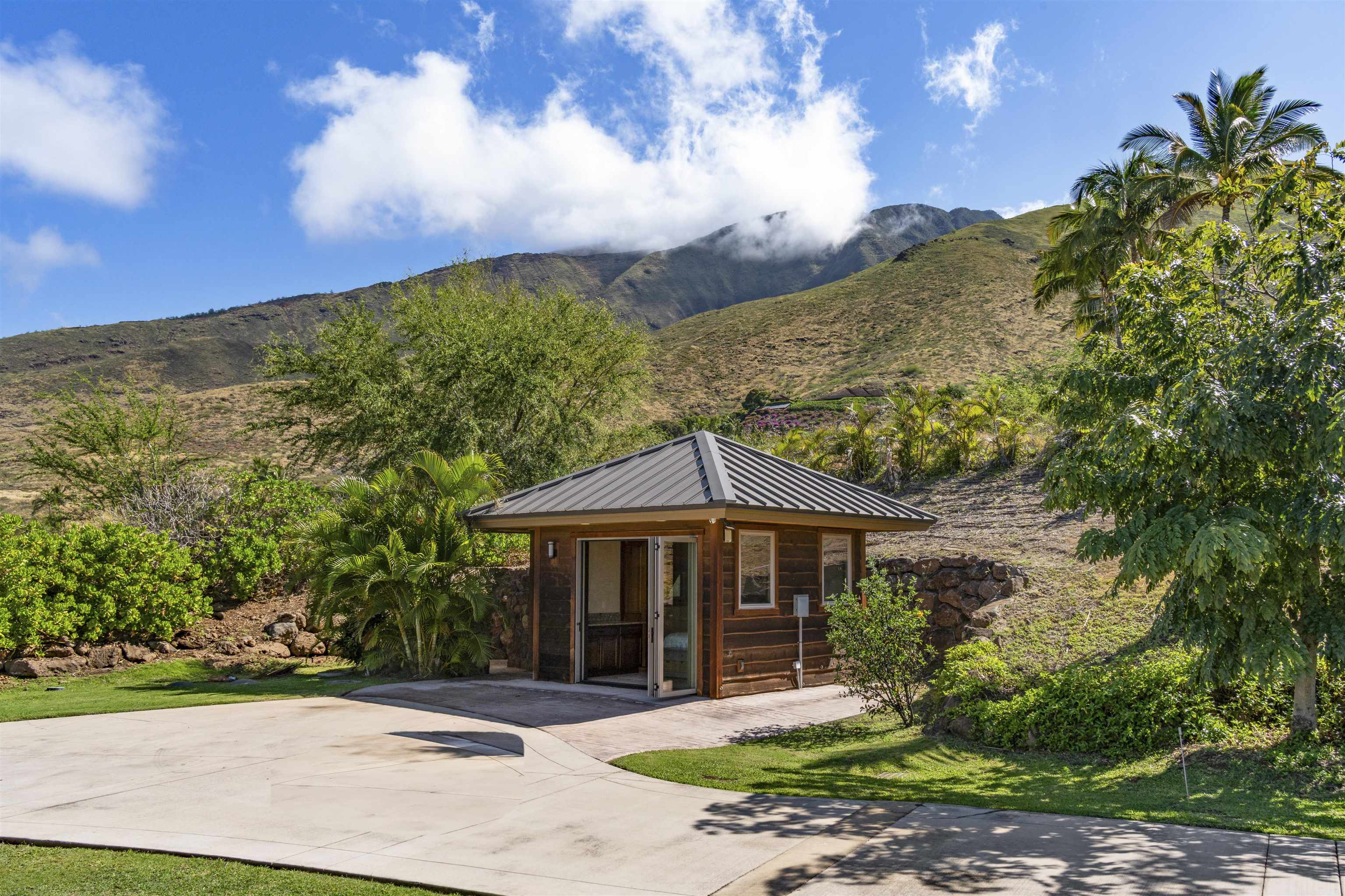 52  Iliahi Way Launiupoko, Lahaina home - photo 36 of 38