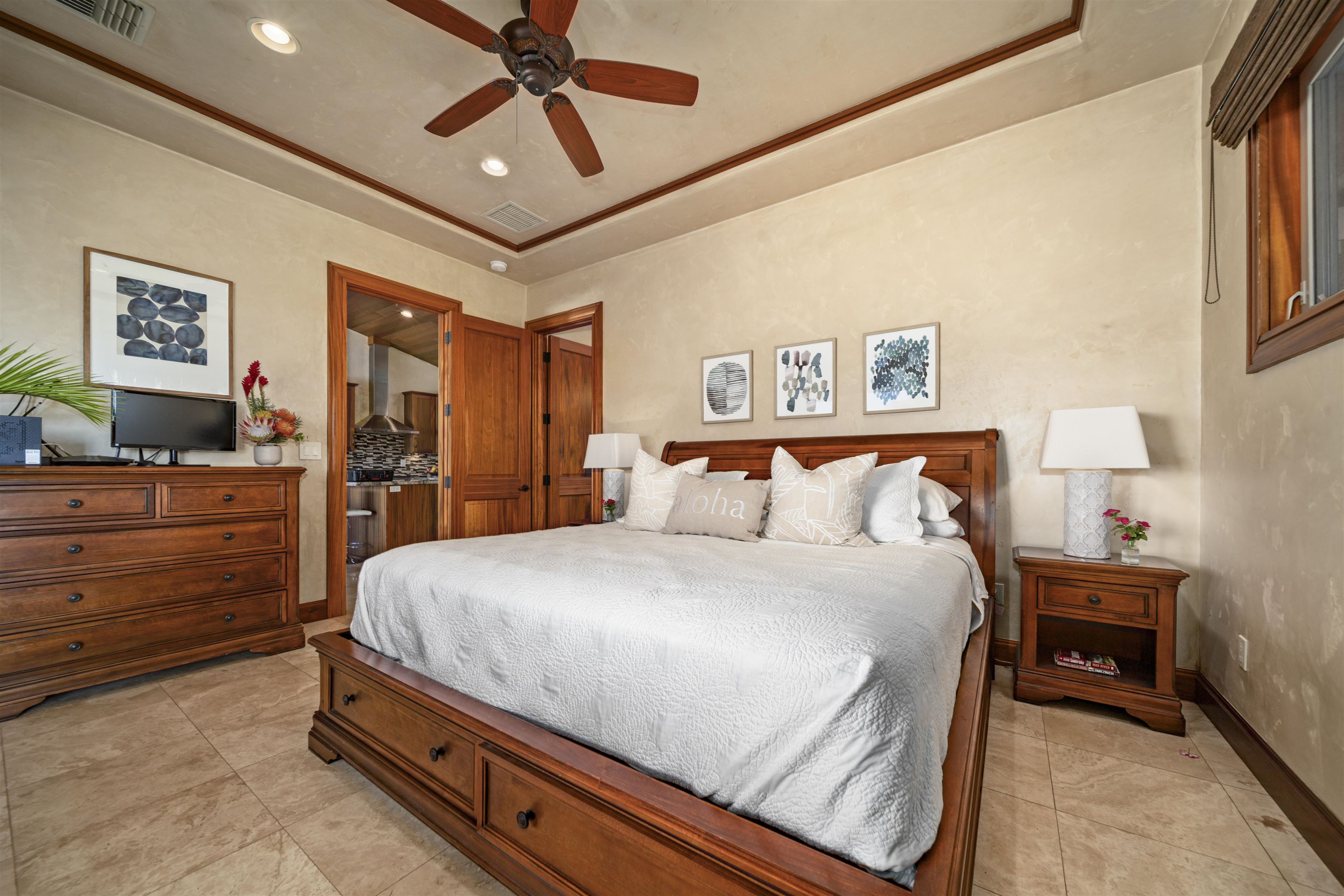 52  Iliahi Way Launiupoko, Lahaina home - photo 7 of 38