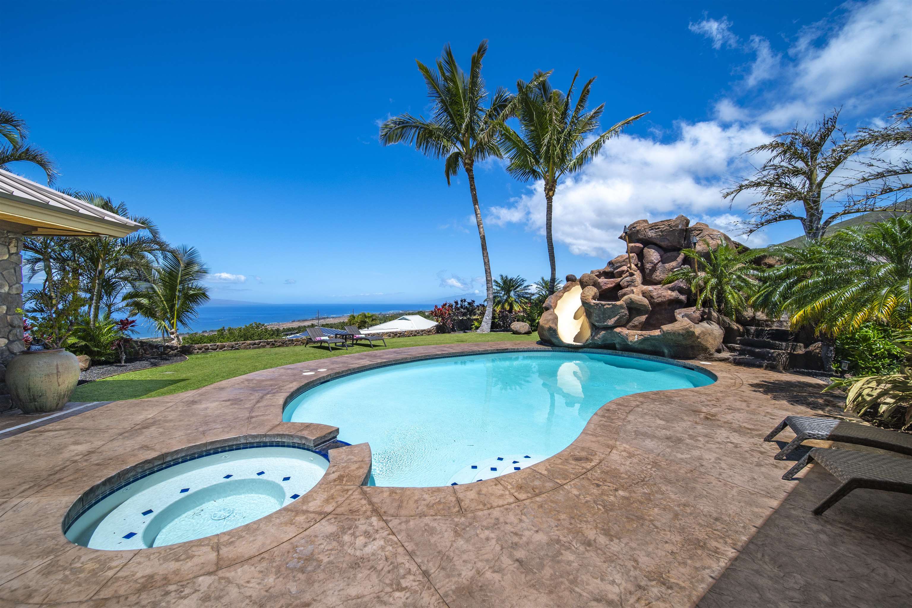 52  Iliahi Way Launiupoko, Lahaina home - photo 8 of 38