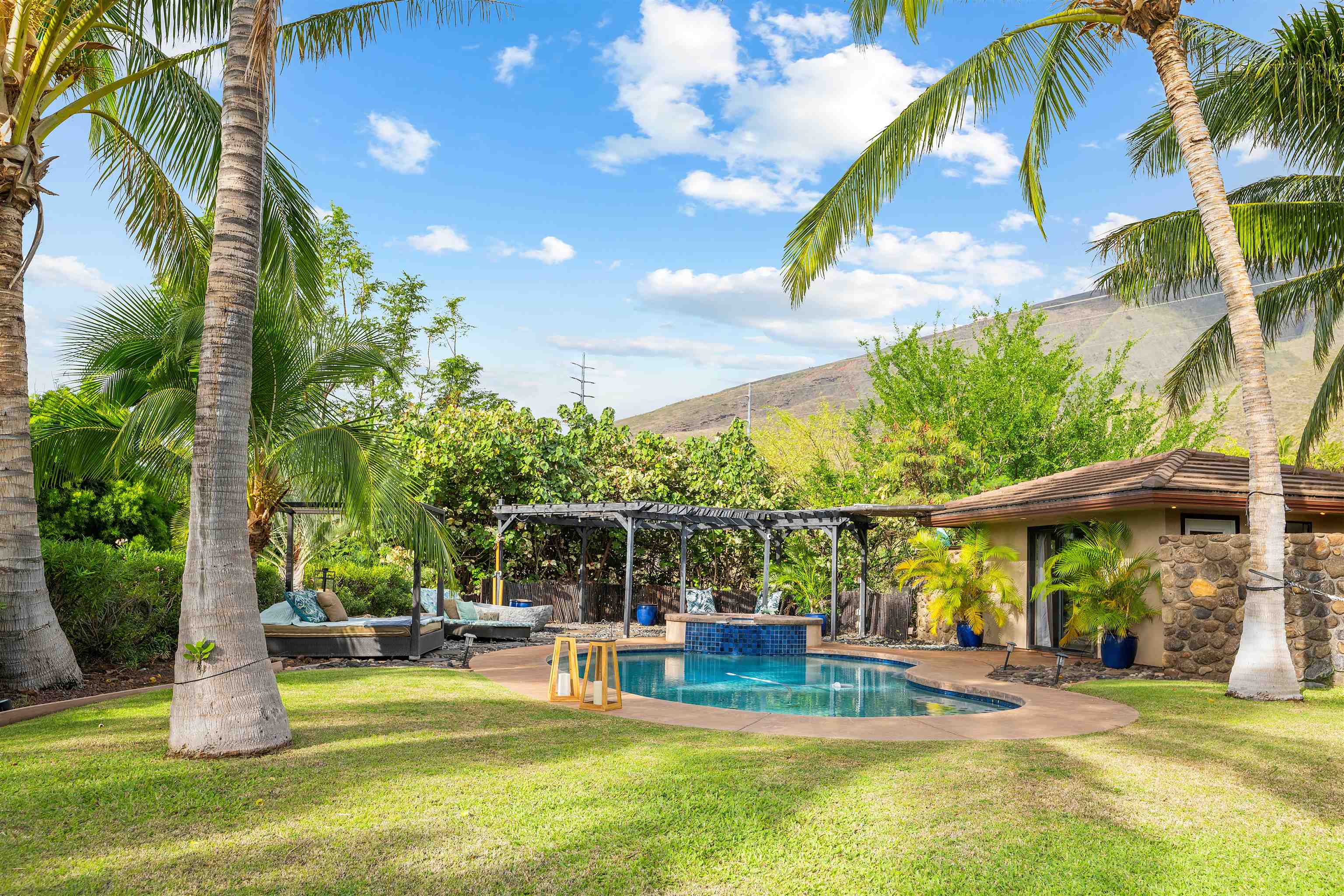 52  Lau Niu Way Launiupoko, Lahaina home - photo 28 of 38