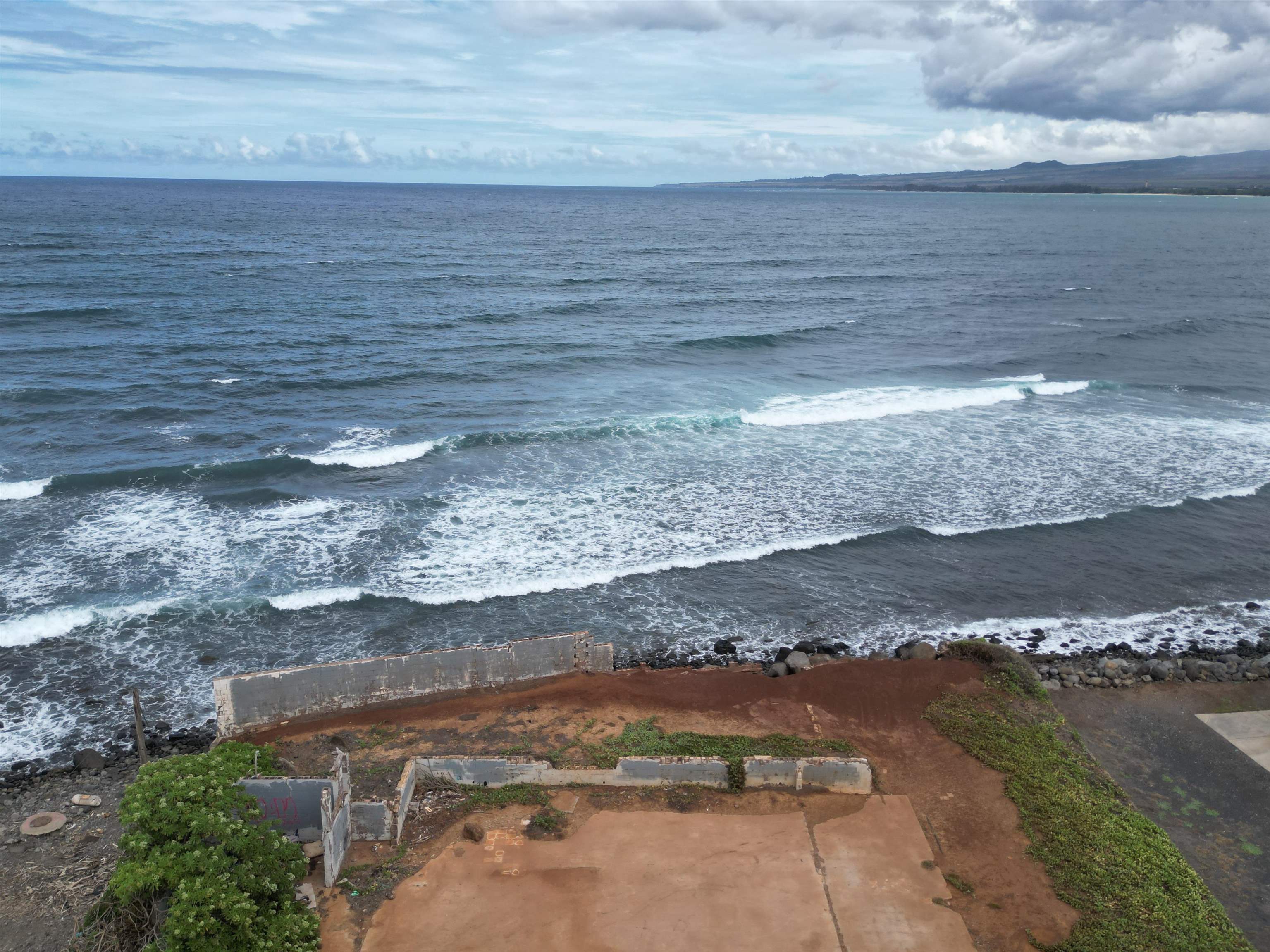 523  Kaikoo Pl , Wailuku home - photo 5 of 6