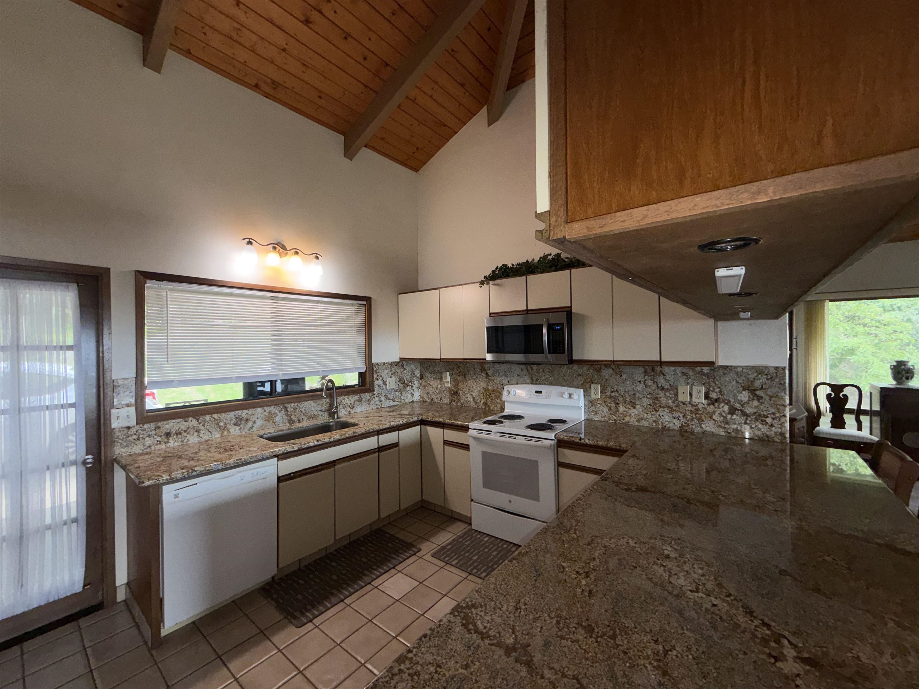 526  Iiwi Way Wailuku Heights, Wailuku home - photo 14 of 19