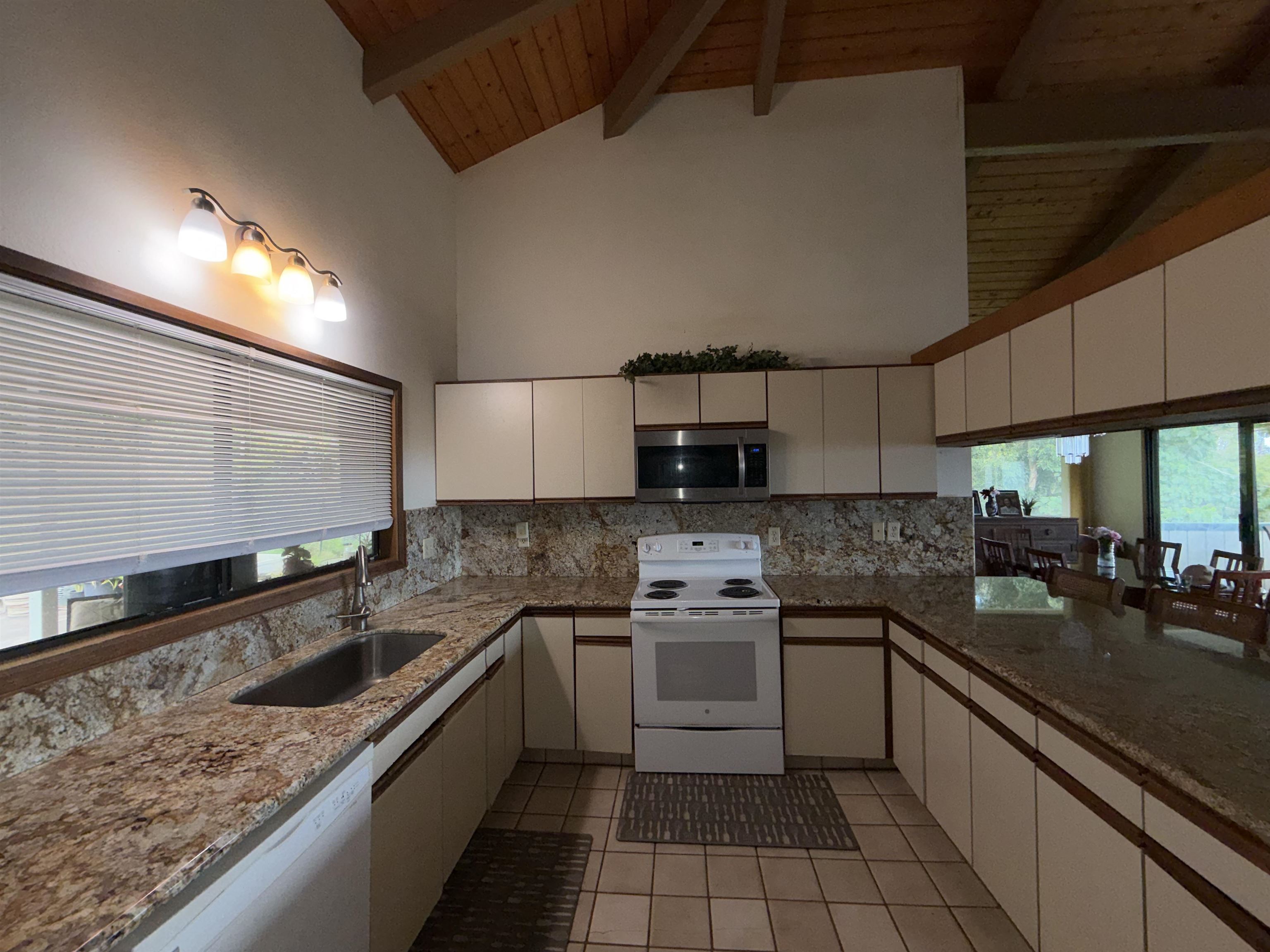 526  Iiwi Way Wailuku Heights, Wailuku home - photo 15 of 19
