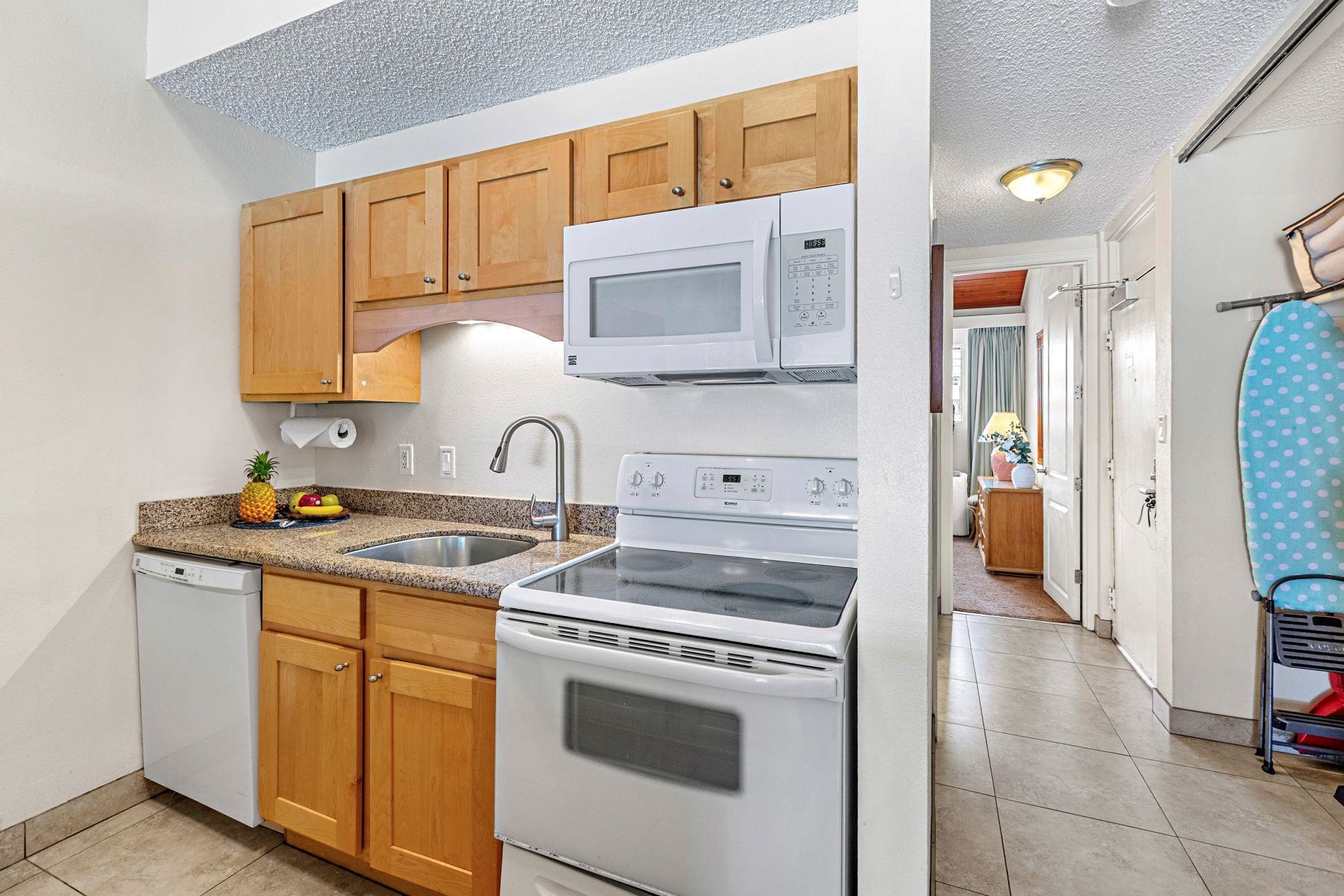 Napili Sunset condo # 215, Lahaina, Hawaii - photo 17 of 32