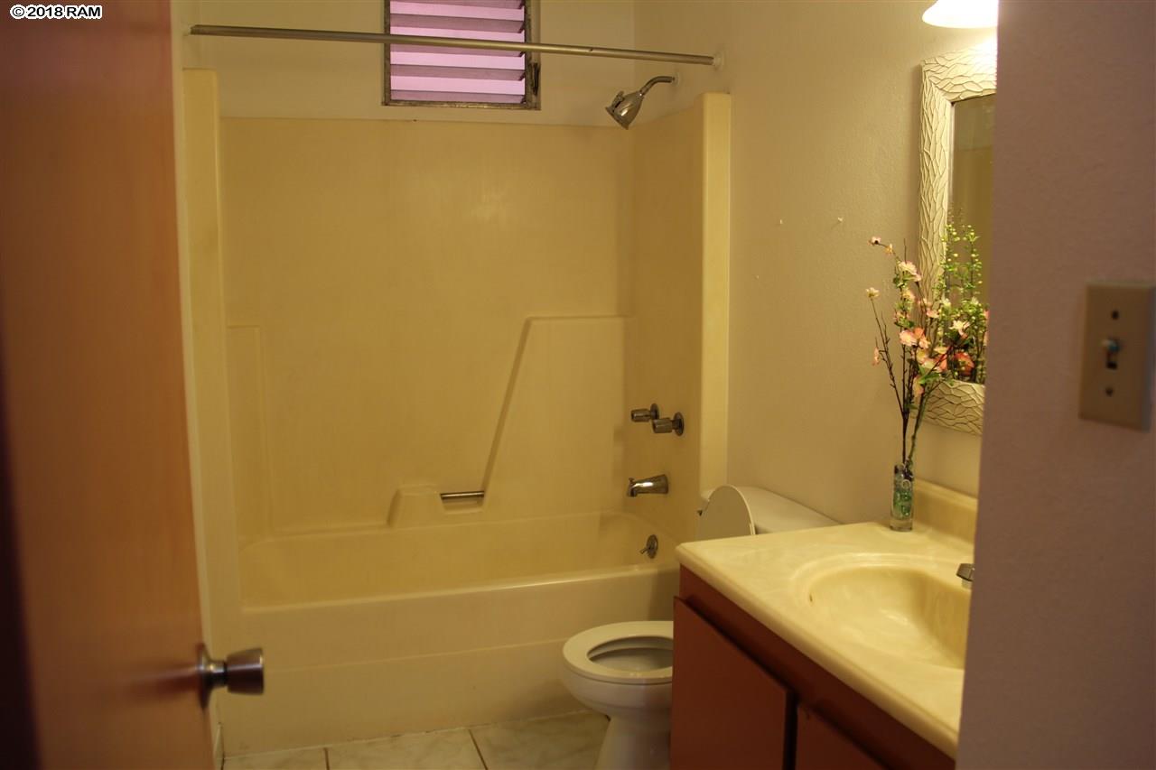 533  W Papa Ave , Kahului home - photo 5 of 19