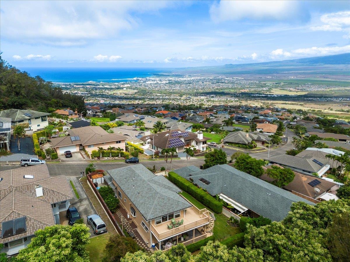 535  Kuikahi Dr Wailuku Heights, Wailuku home - photo 3 of 50