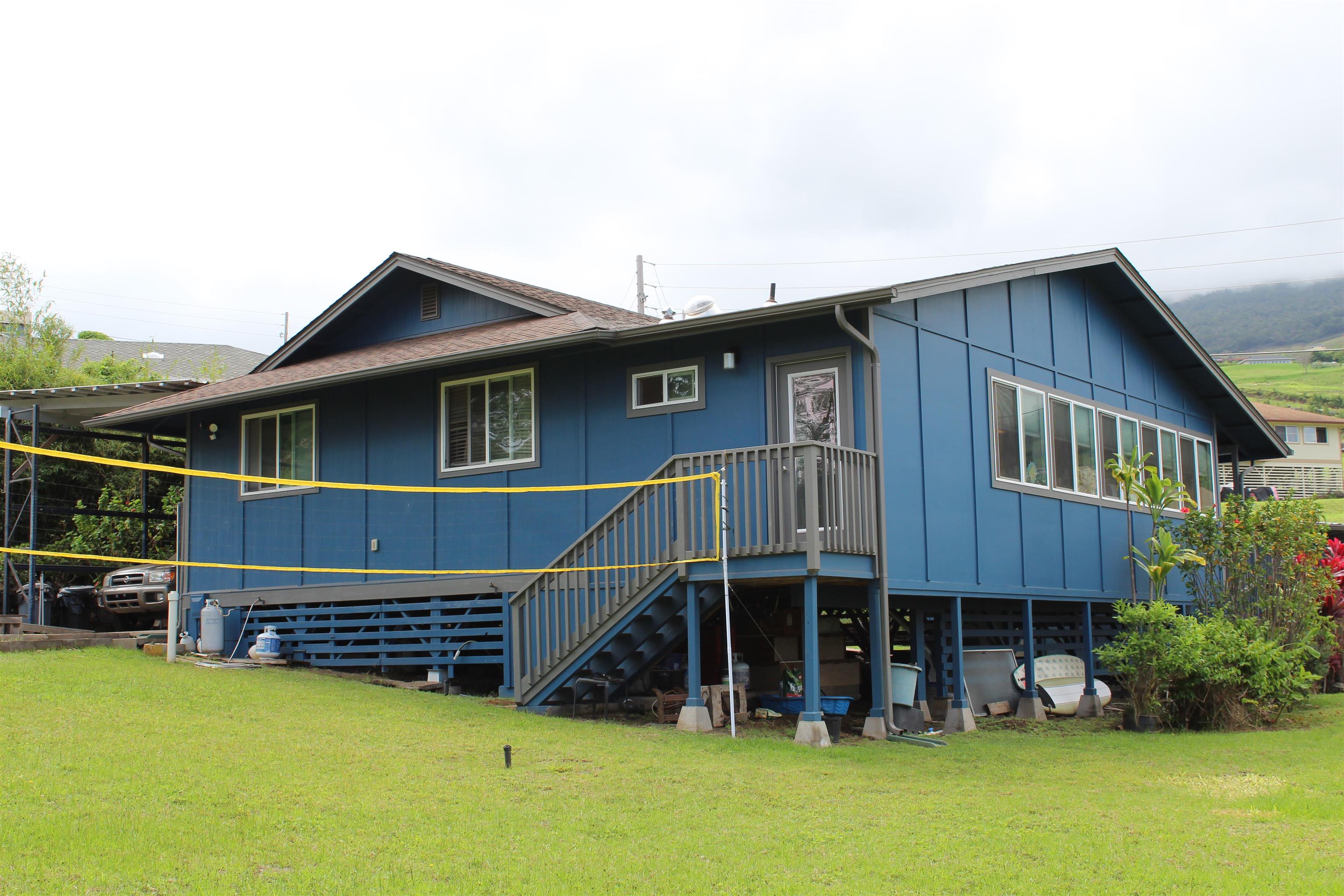 54  Keanuhea St Waiohului, Kula/Ulupalakua/Kanaio home - photo 2 of 42