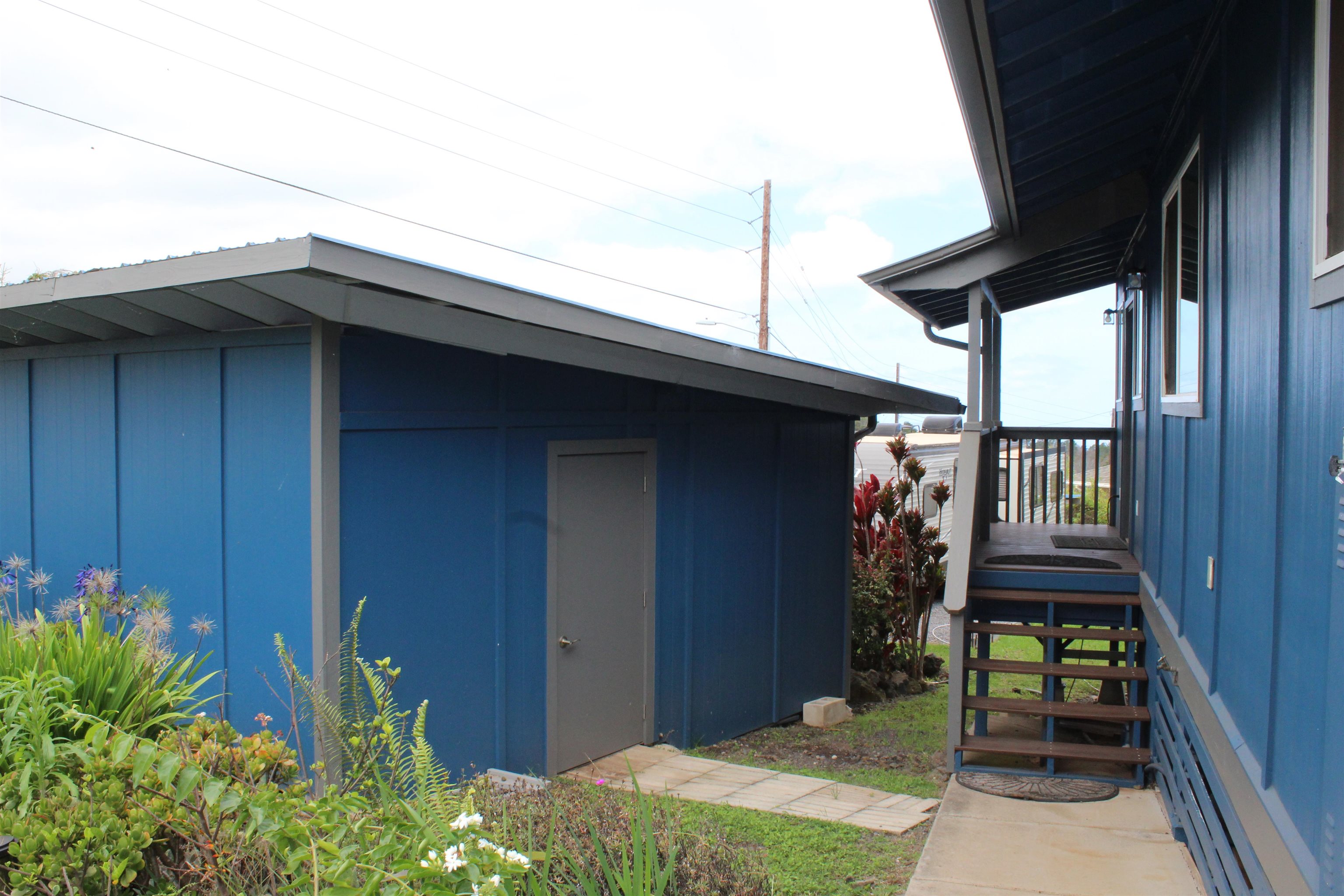 54  Keanuhea St Waiohului, Kula/Ulupalakua/Kanaio home - photo 3 of 42