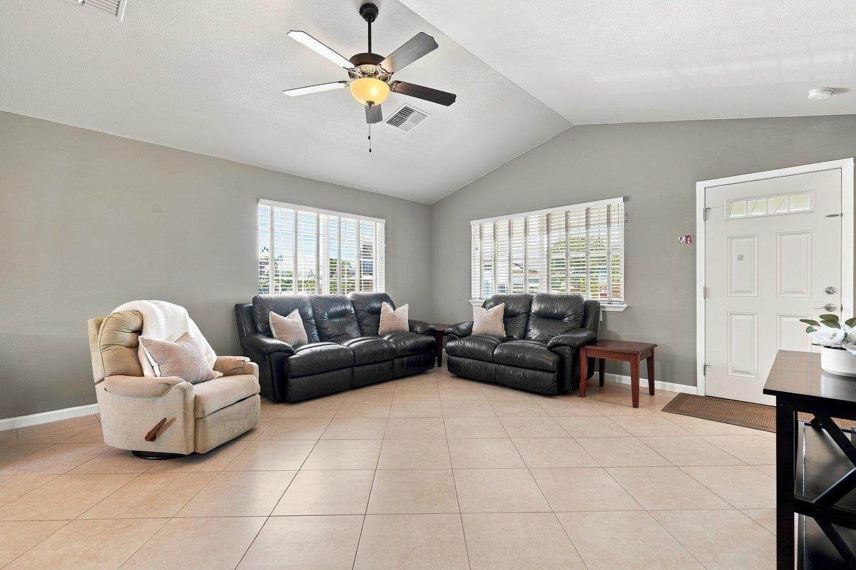 54  Waiapo St Kamali'i Alayna, Kihei home - photo 11 of 37