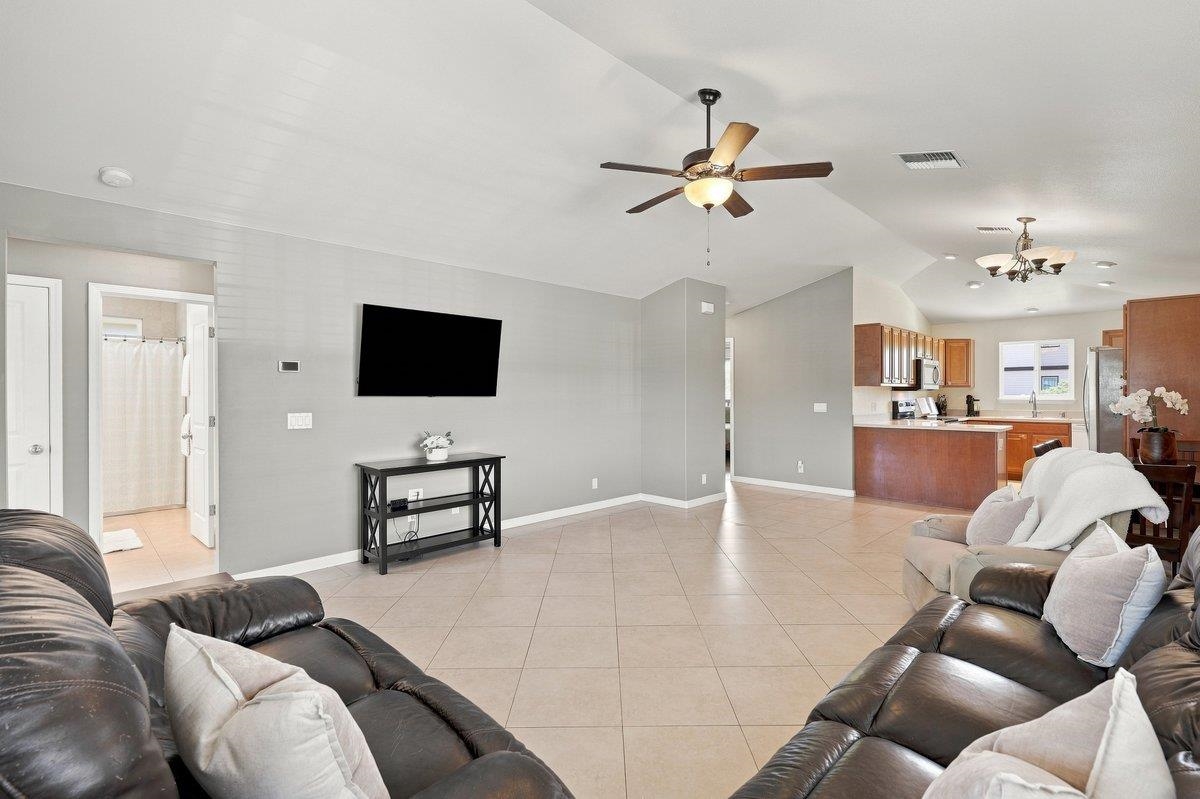 54  Waiapo St Kamali'i Alayna, Kihei home - photo 13 of 37
