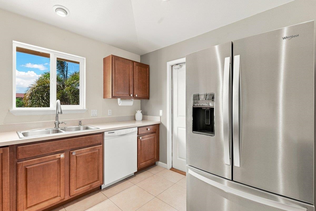 54  Waiapo St Kamali'i Alayna, Kihei home - photo 6 of 37