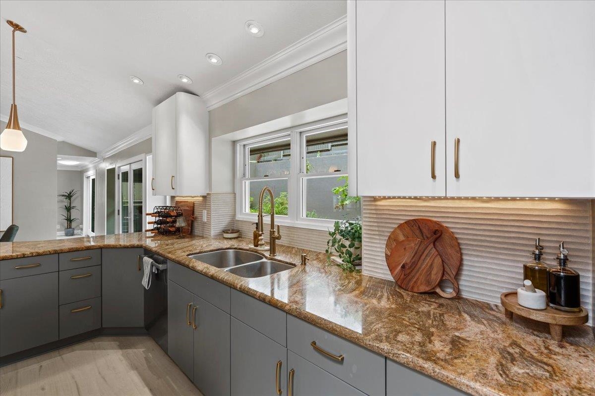 544  Iiwi Way Wailuku Heights, Wailuku home - photo 15 of 50