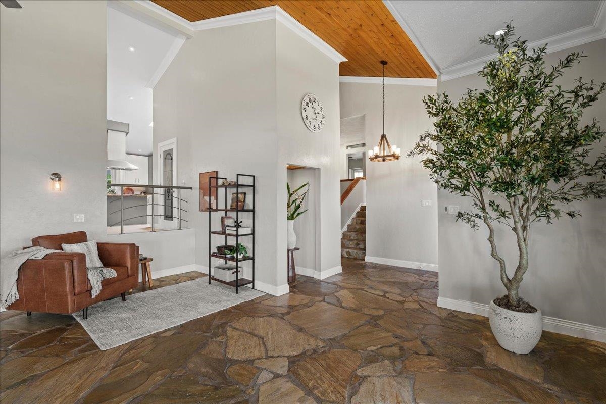 544  Iiwi Way Wailuku Heights, Wailuku home - photo 6 of 50