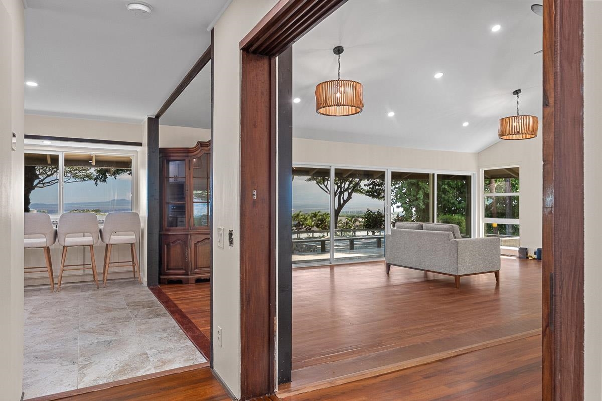 549  Honoapiilani Hwy , Wailuku home - photo 21 of 36