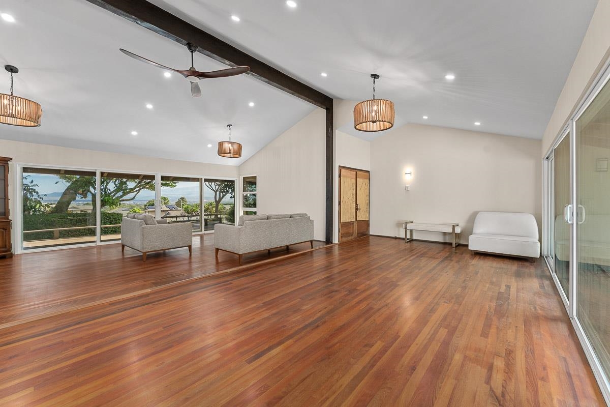 549  Honoapiilani Hwy , Wailuku home - photo 5 of 36