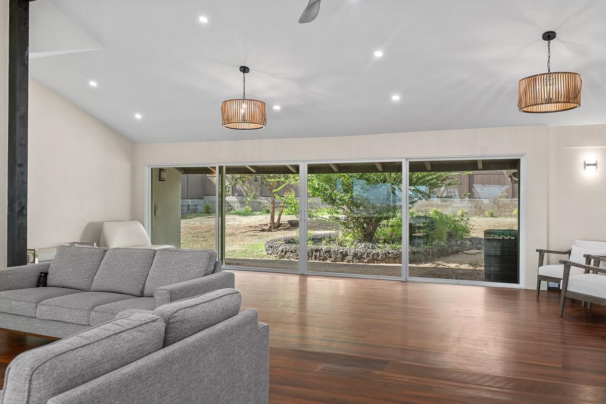 549  Honoapiilani Hwy , Wailuku home - photo 7 of 36