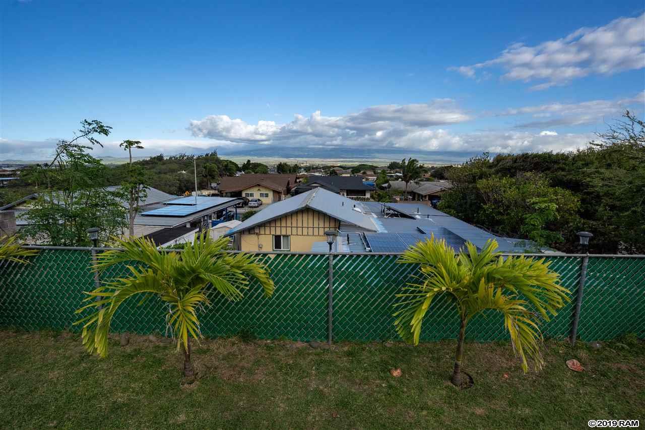 549  Onehee Ave , Kahului home - photo 3 of 17