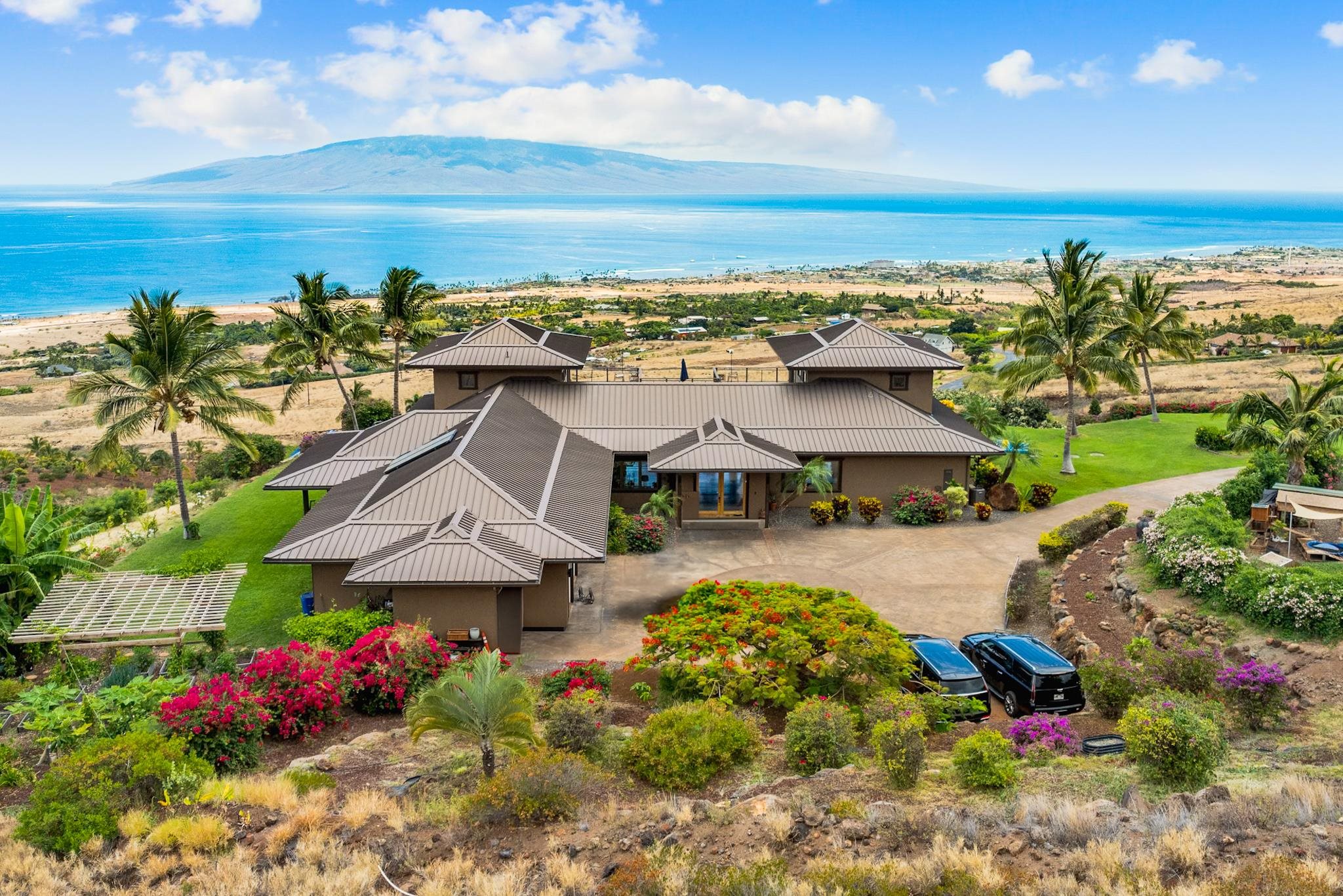 554  Punakea Loop Launiupoko,  home - photo 1 of 49