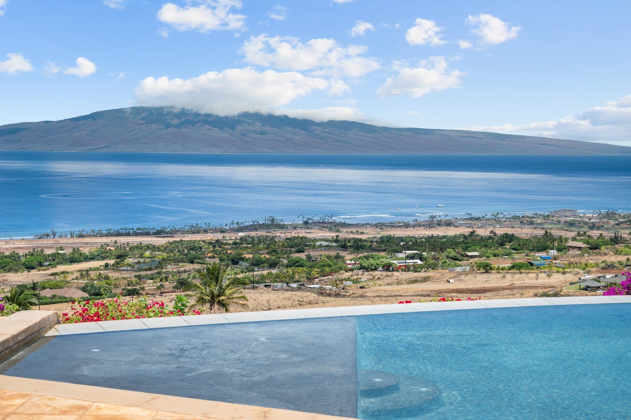 554  Punakea Loop Launiupoko, Lahaina home - photo 2 of 49