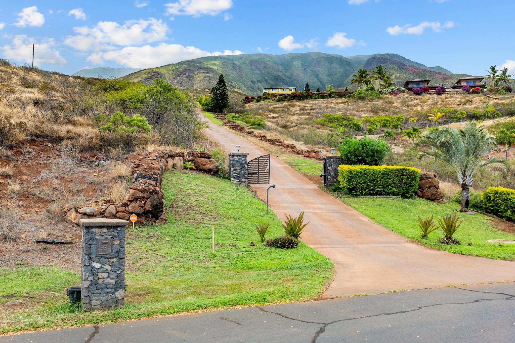 554  Punakea Loop Launiupoko, Lahaina home - photo 4 of 49
