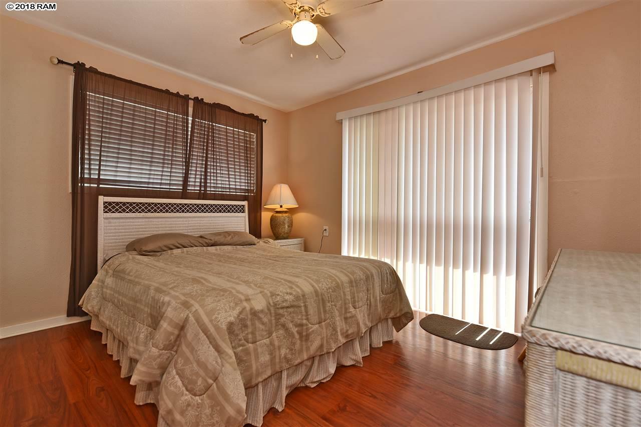 557  Kaikoo St , Wailuku home - photo 11 of 30
