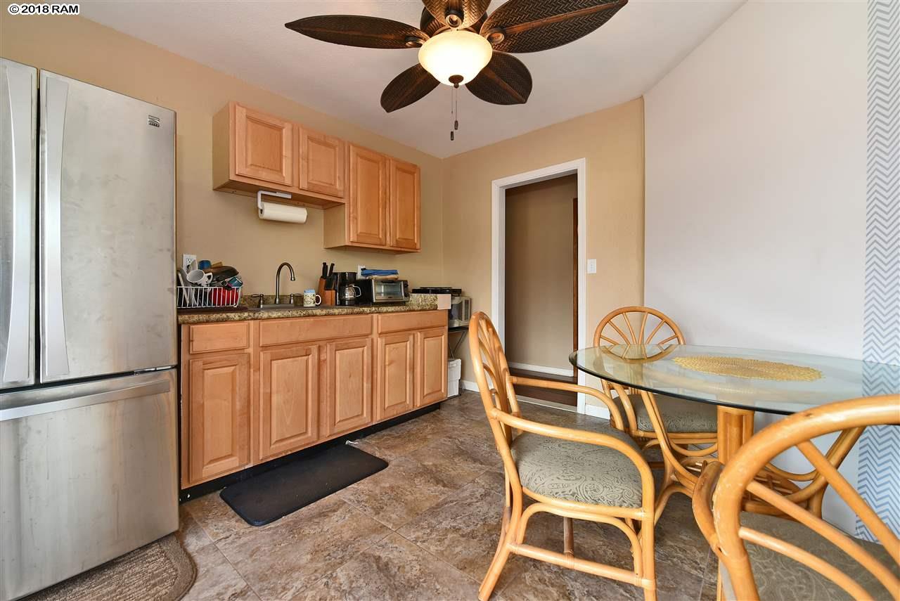 557  Kaikoo St , Wailuku home - photo 13 of 30