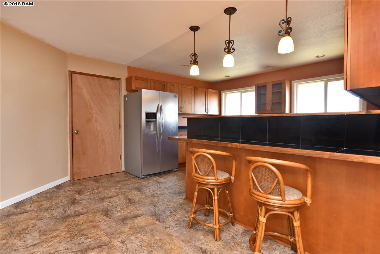 557  Kaikoo St , Wailuku home - photo 18 of 30
